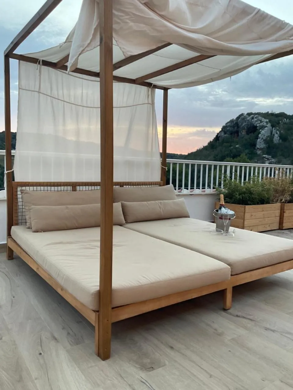 Swimming pool, Bed in Osprey Menorca Hotel