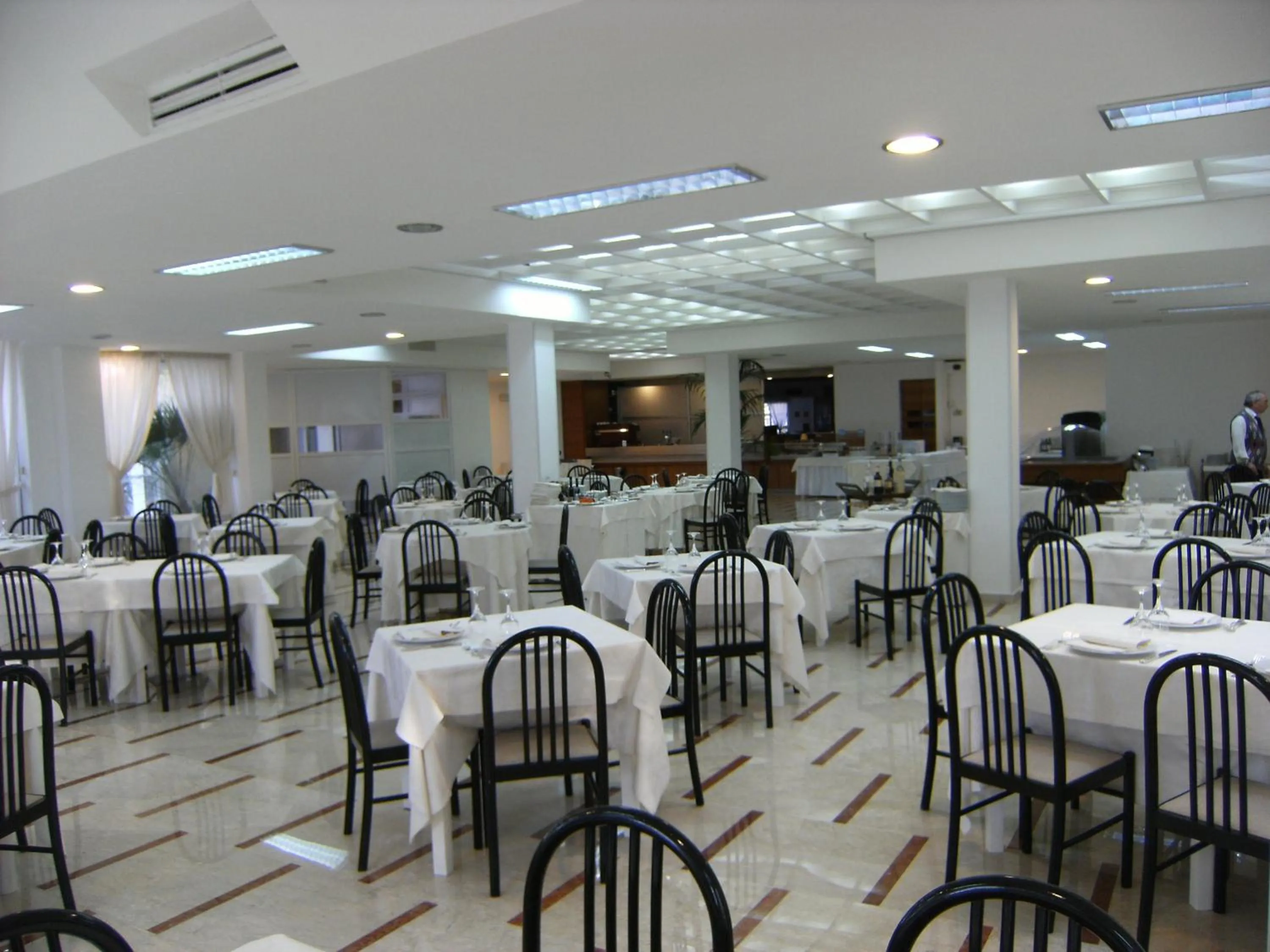 Restaurant/places to eat in Villa Orchidea