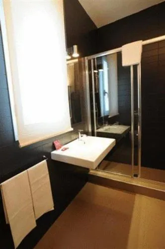 Bathroom in Villa Orchidea