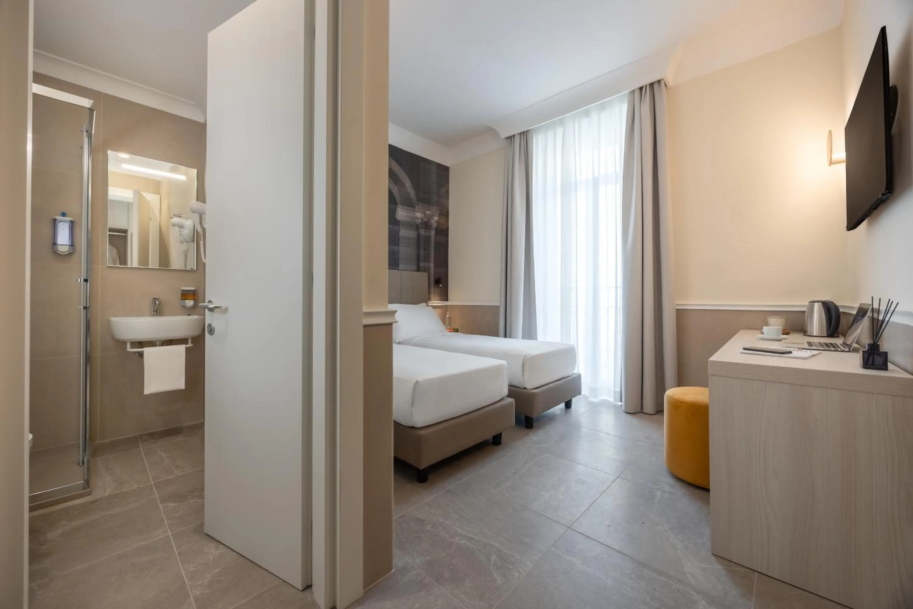 Bed in Hotel Astoria Garden