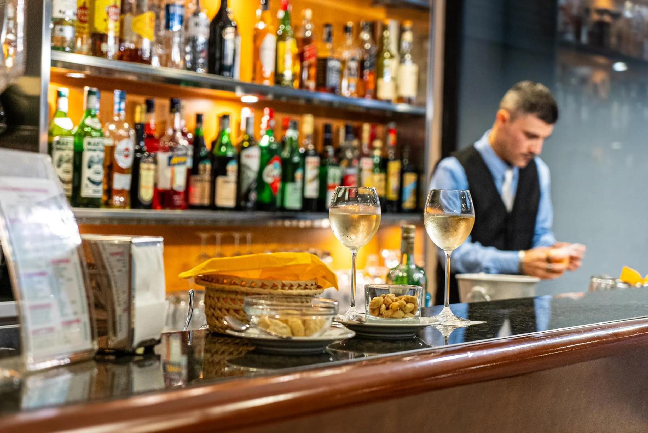 Restaurant/places to eat in Abacus Hotel