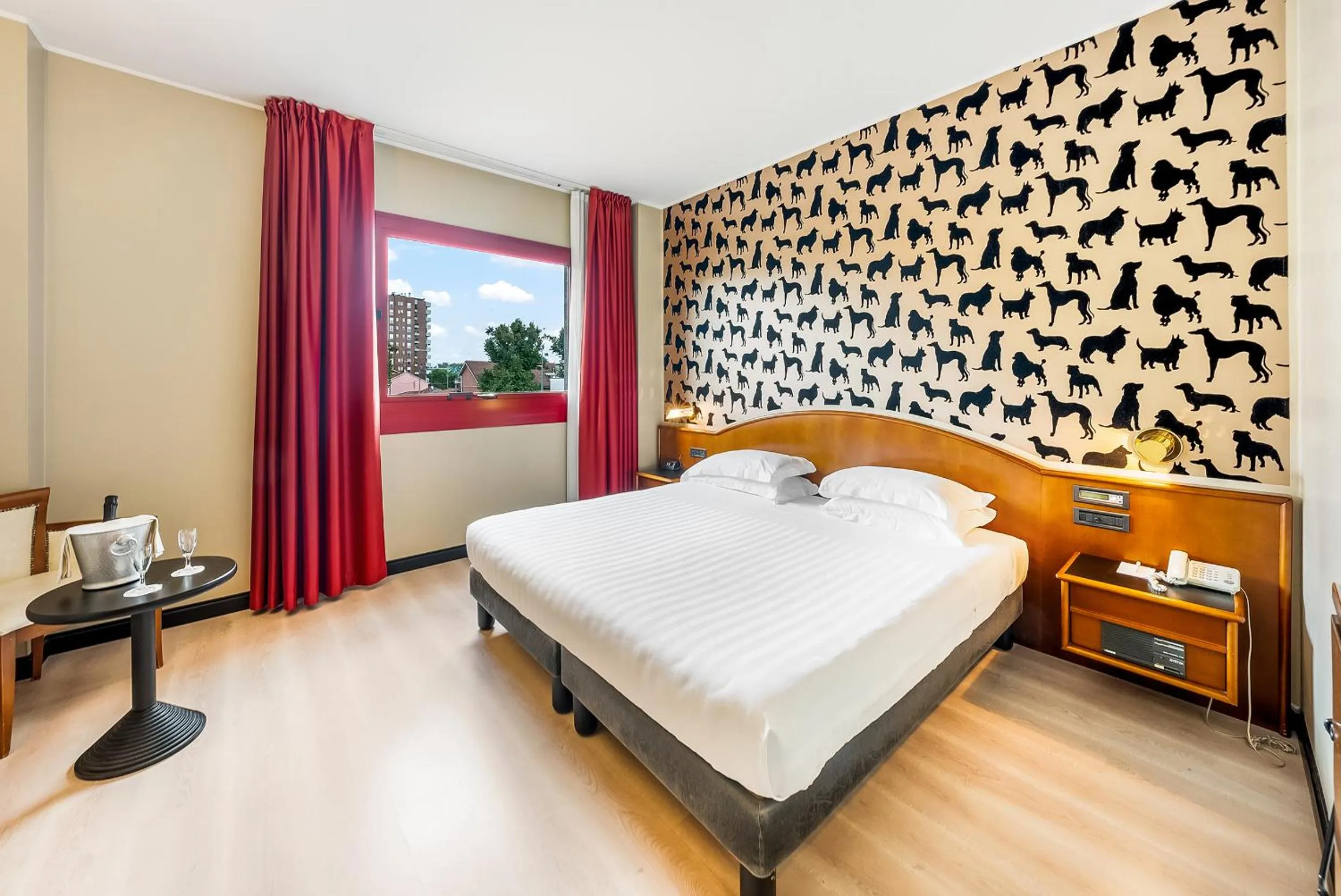 Photo of the whole room, Bed in Abacus Hotel