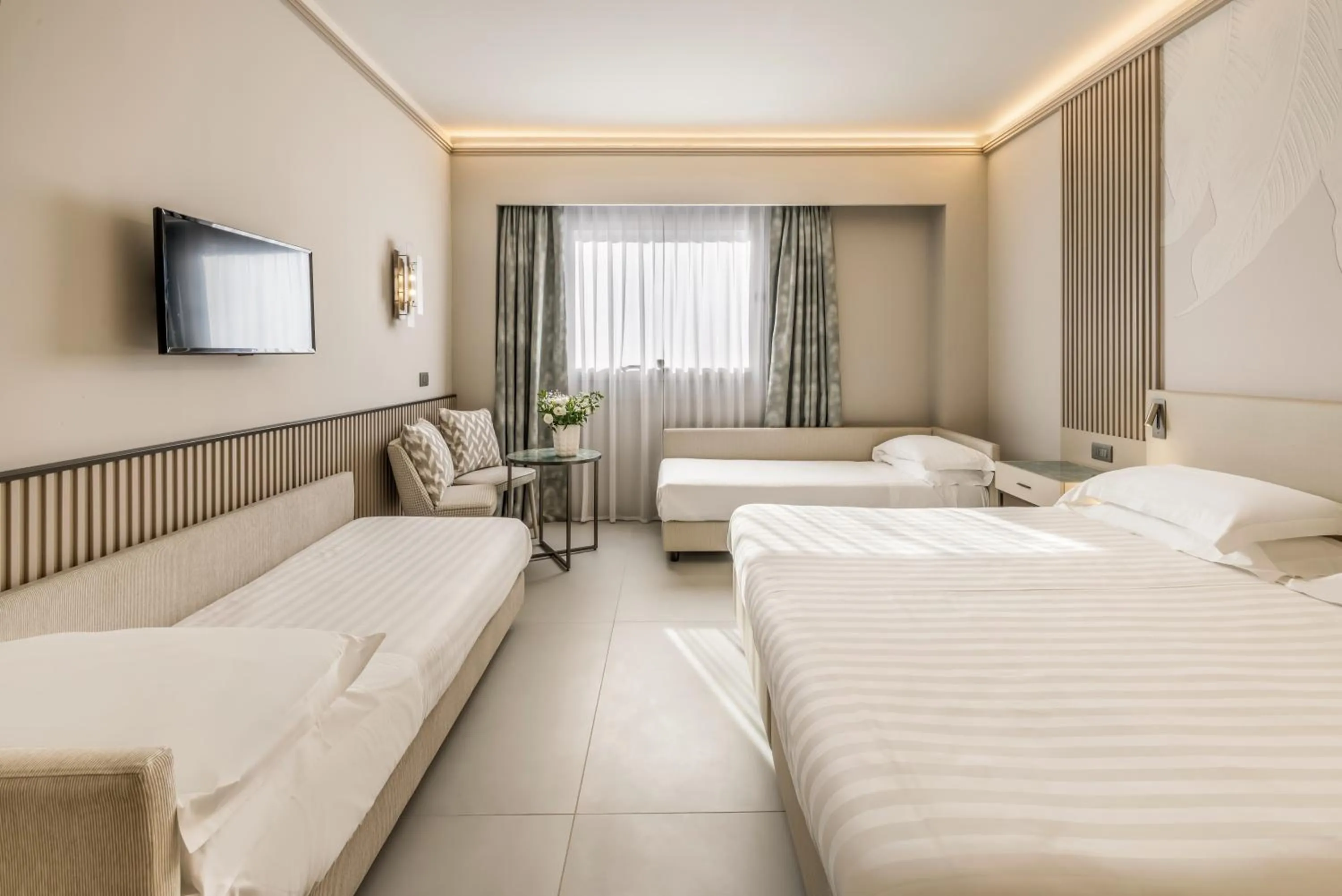 Bedroom, Bed in Abacus Hotel