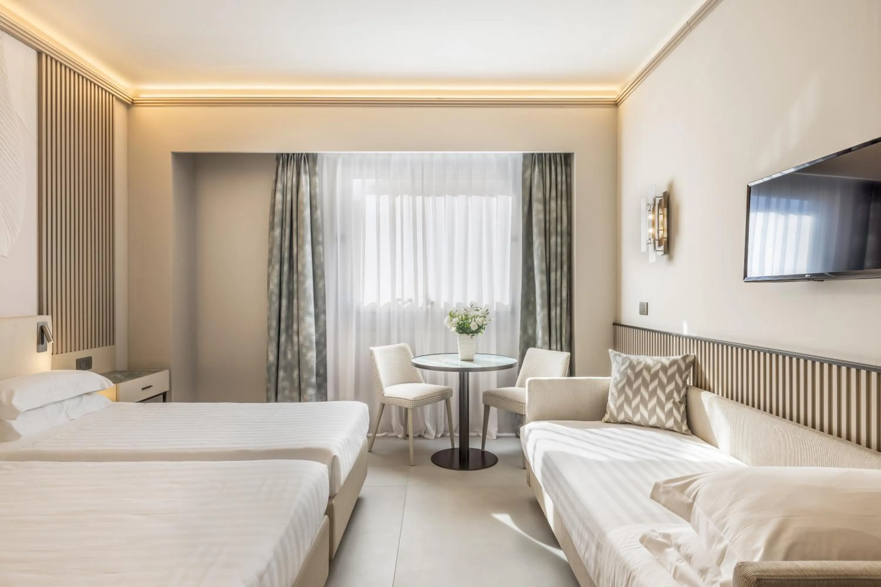 Bedroom, Bed in Abacus Hotel