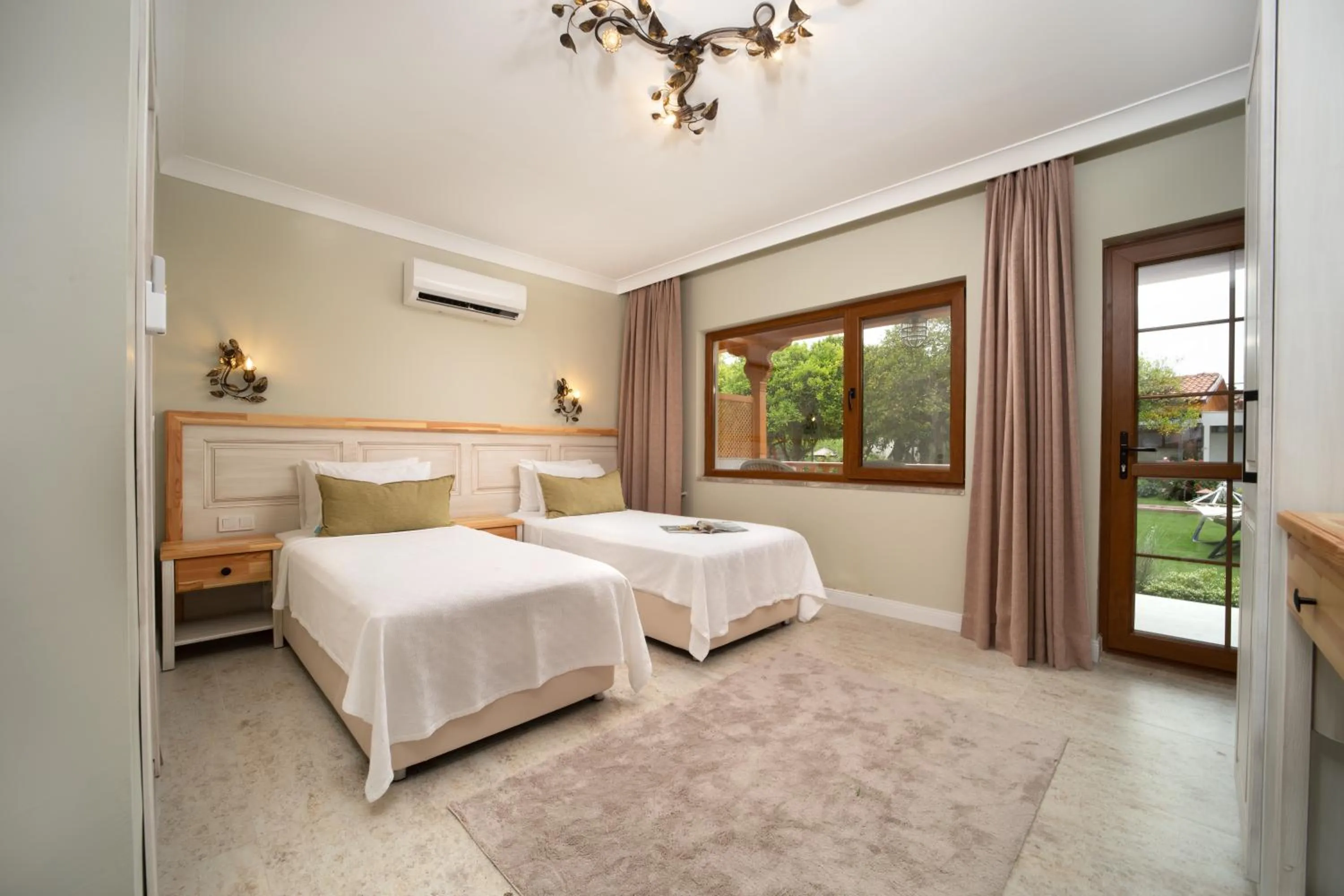 Bed in Orange Garden Hotel Akyaka