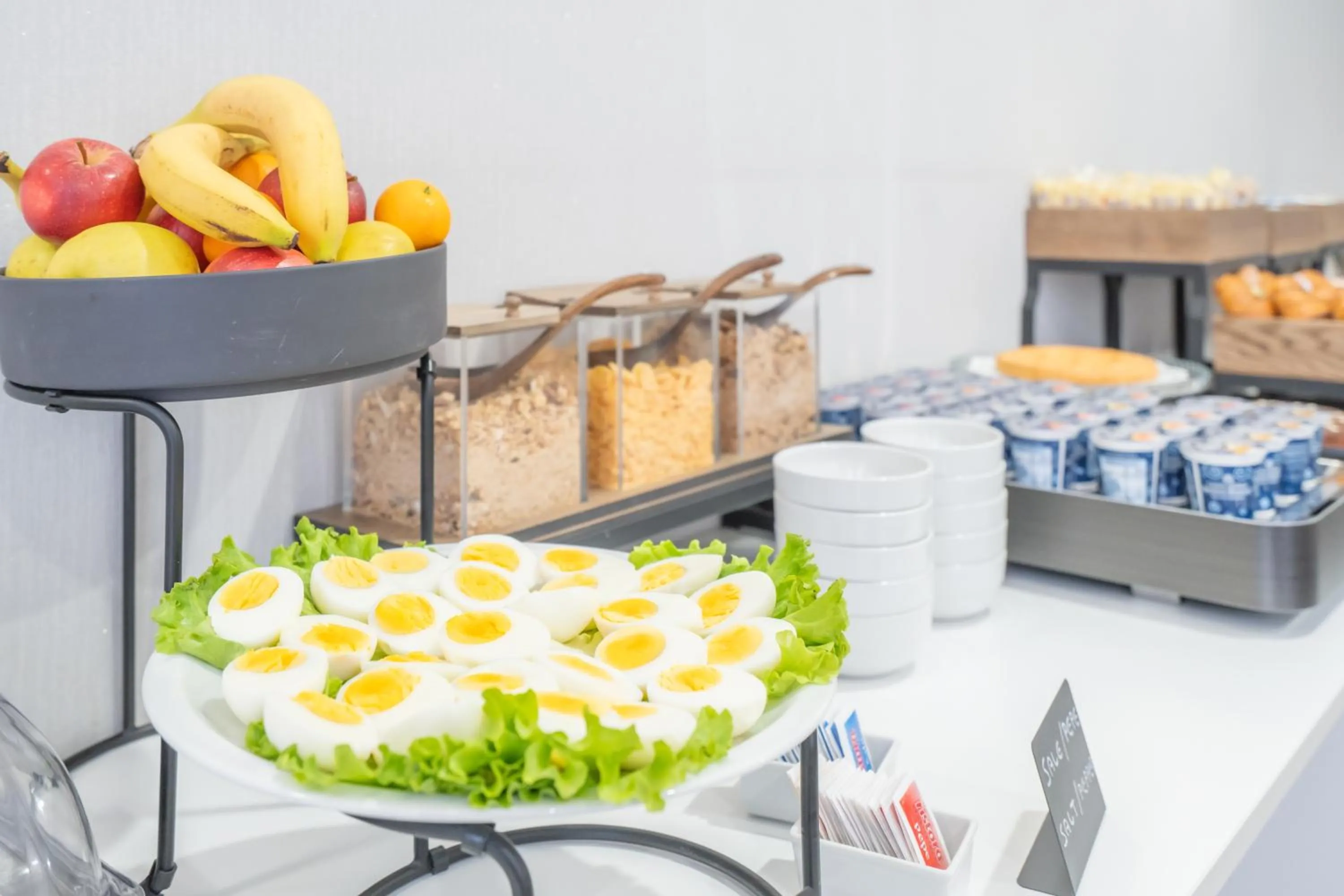 Buffet breakfast in Hotel Donatello