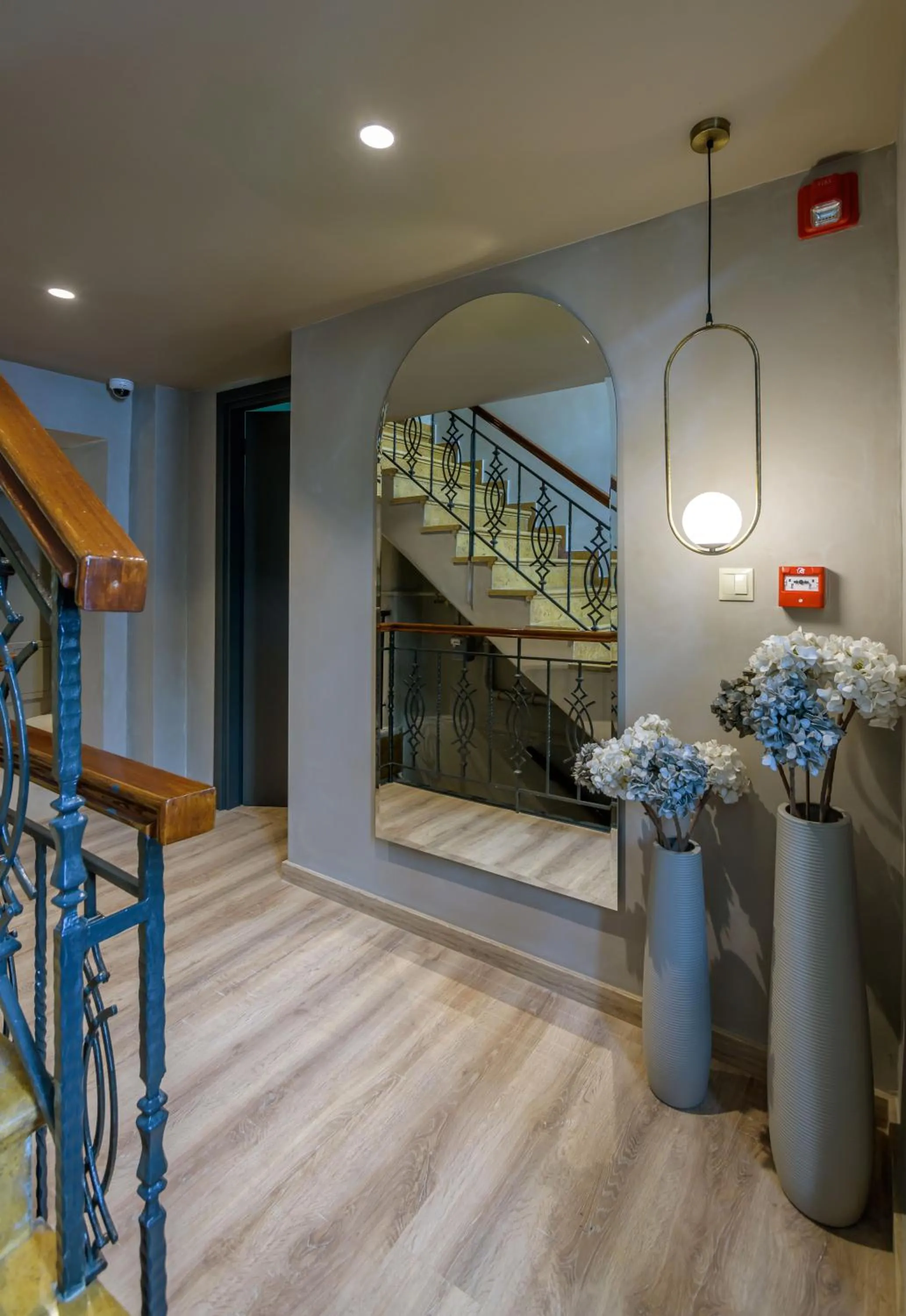 Lobby or reception in Urban Tales