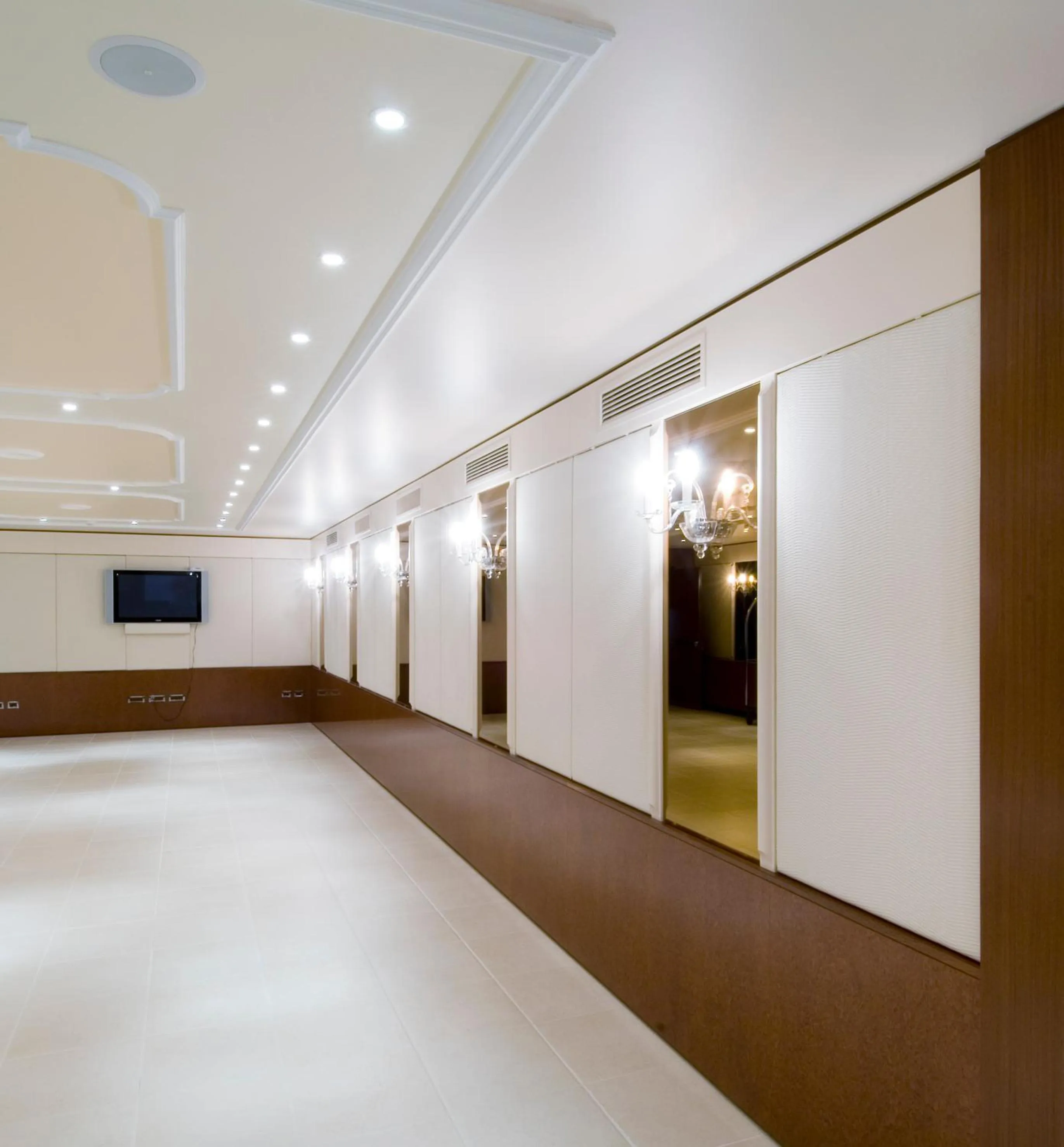 Business facilities in Club House Hotel