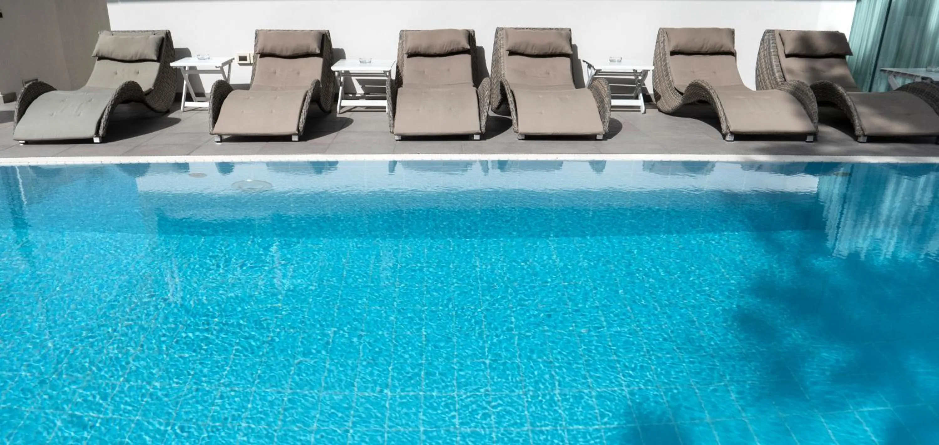 Swimming pool in Club House Hotel