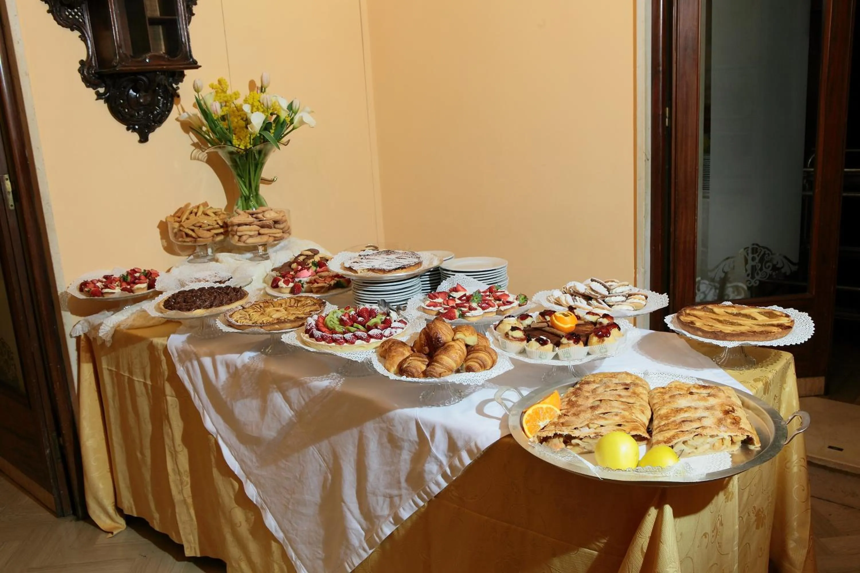 Restaurant/places to eat in Park Hotel San Michele