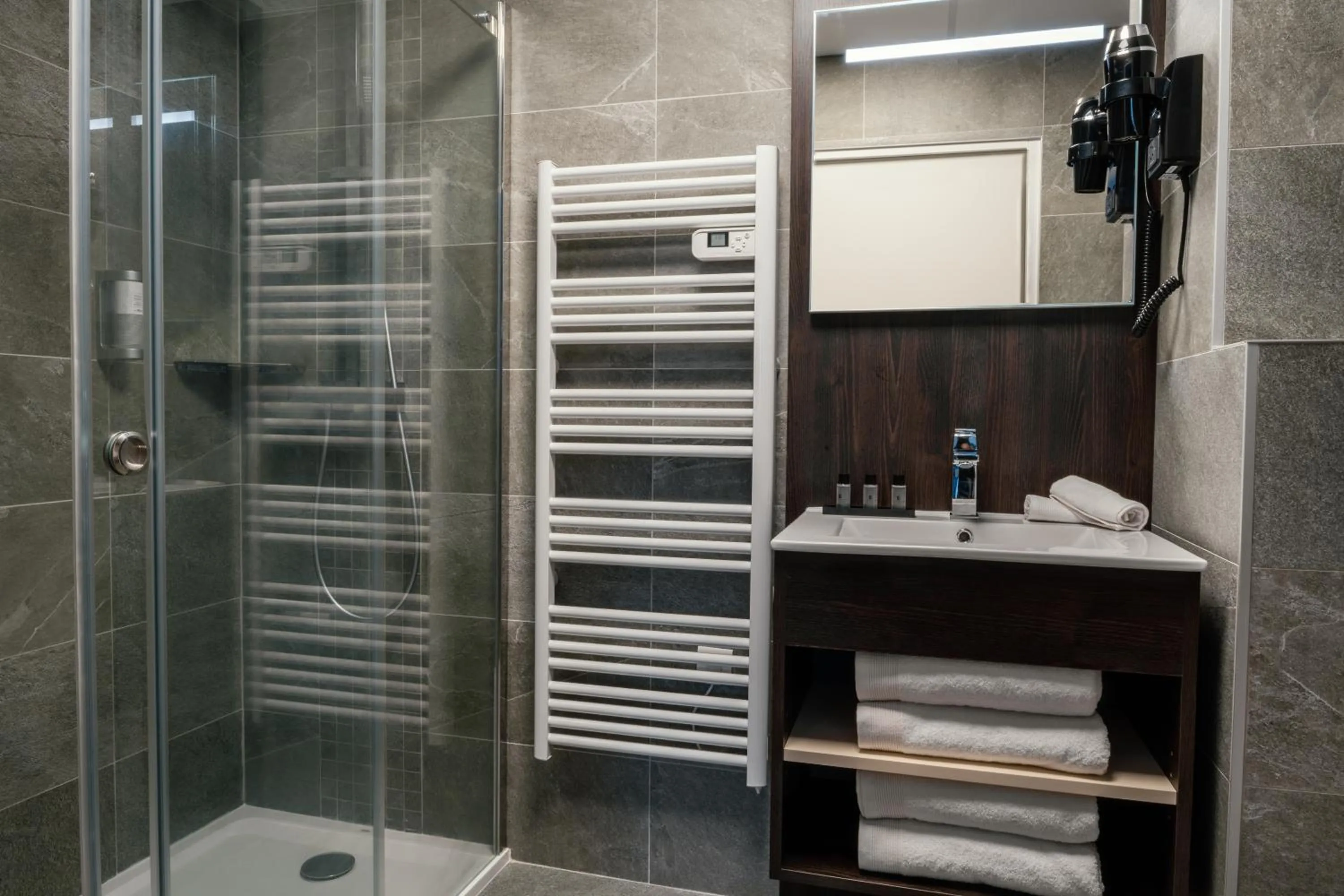 Bathroom in Cottages de France CDG