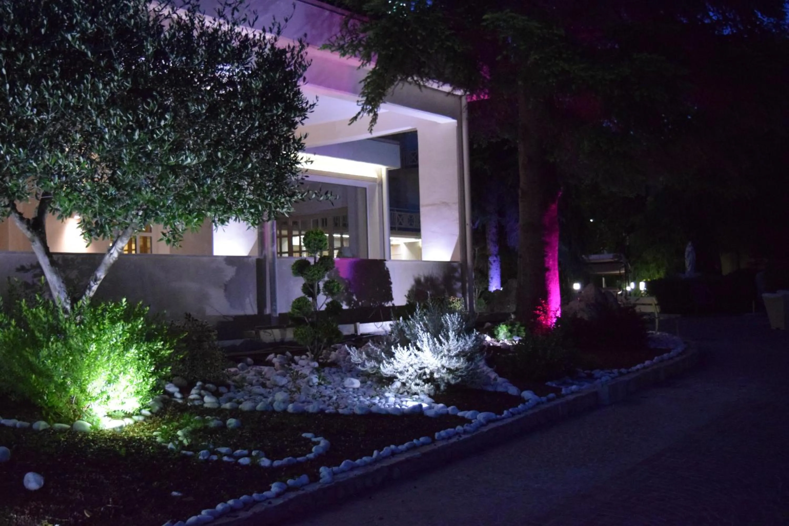 Garden in Green Park Hotel