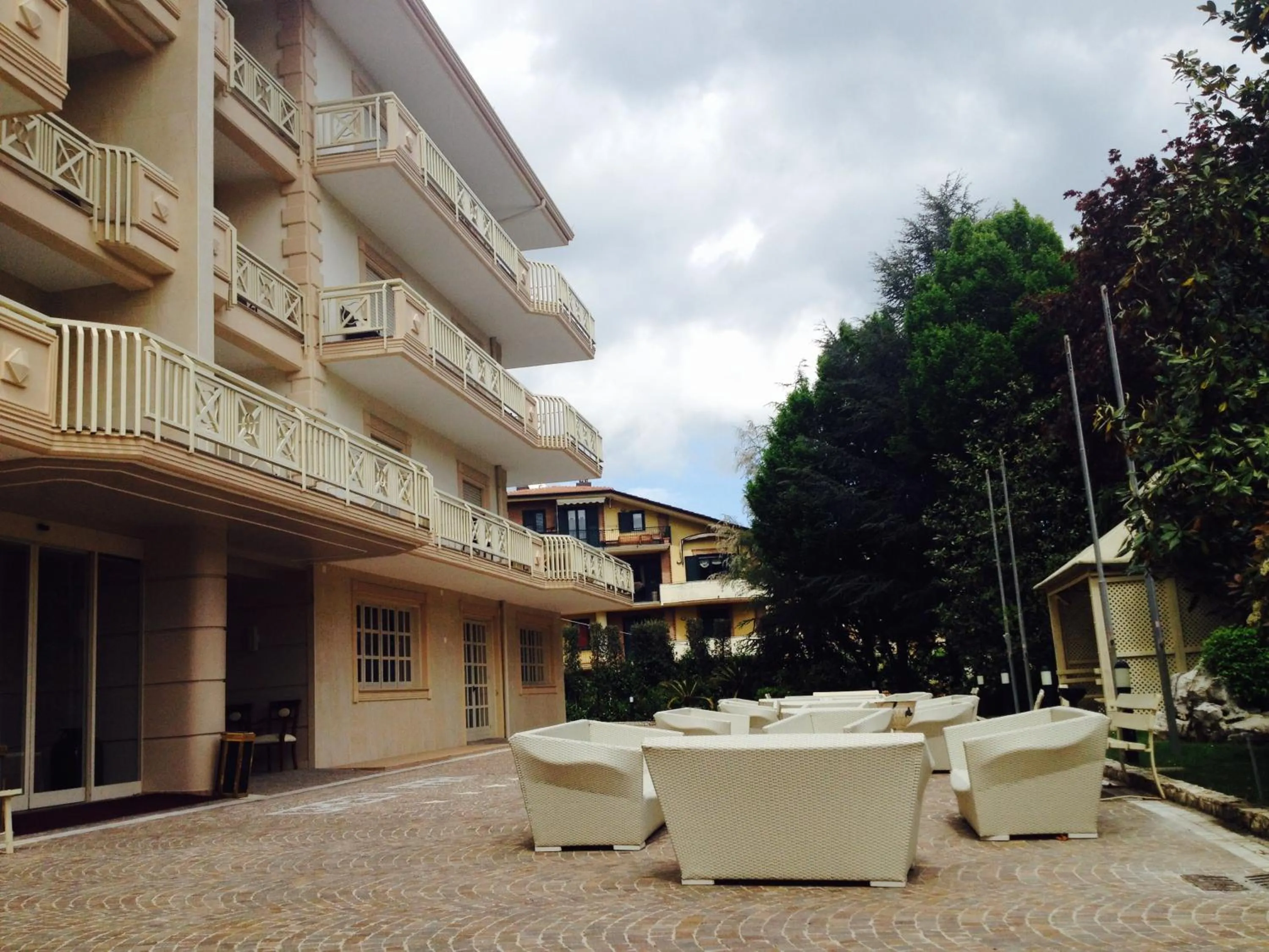 Patio in Green Park Hotel