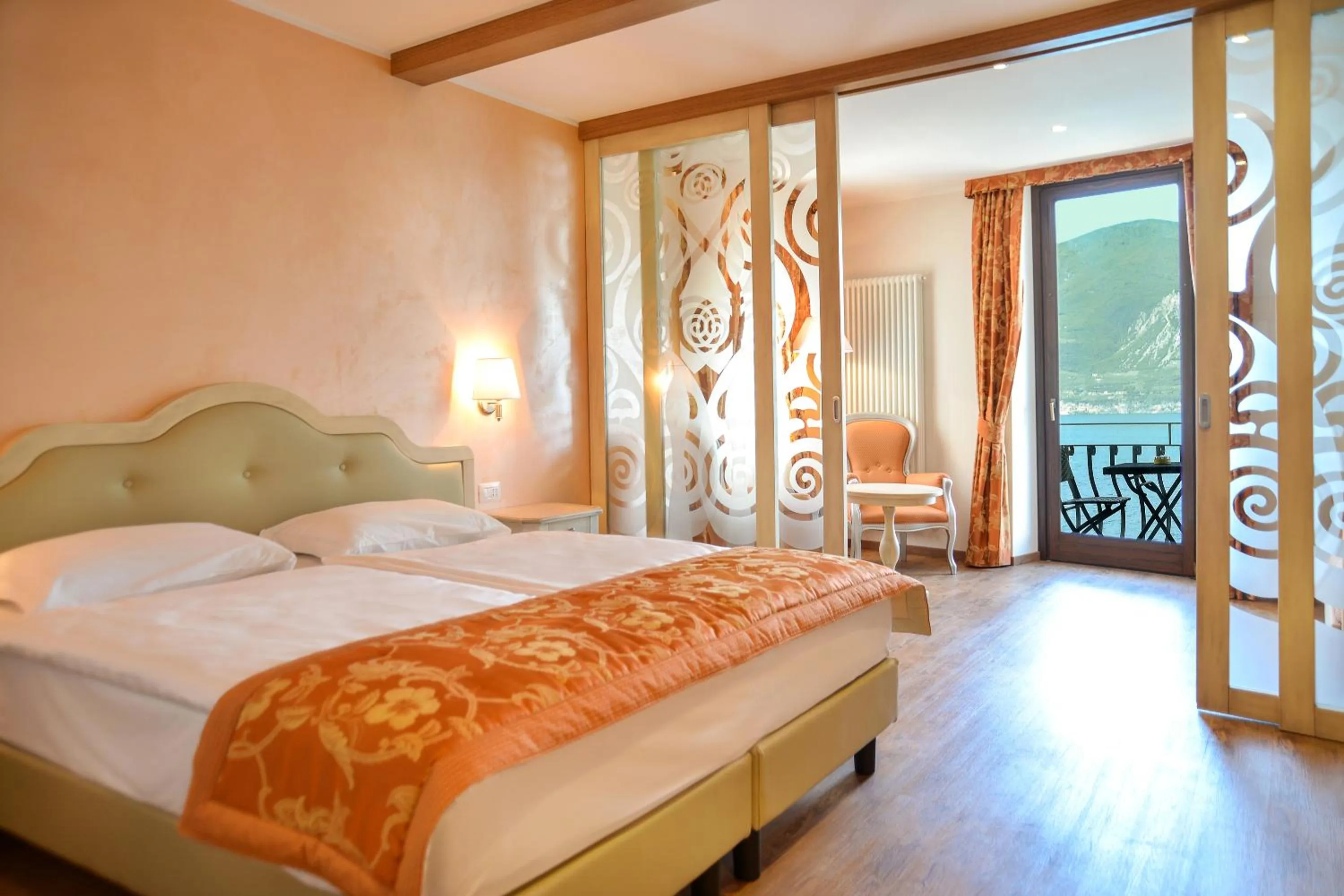 Photo of the whole room, Bed in Lake Front Hotel Brenzone