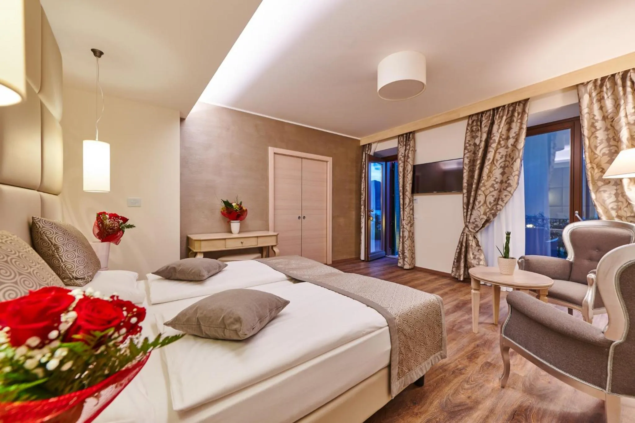 Photo of the whole room, Bed in Lake Front Hotel Brenzone