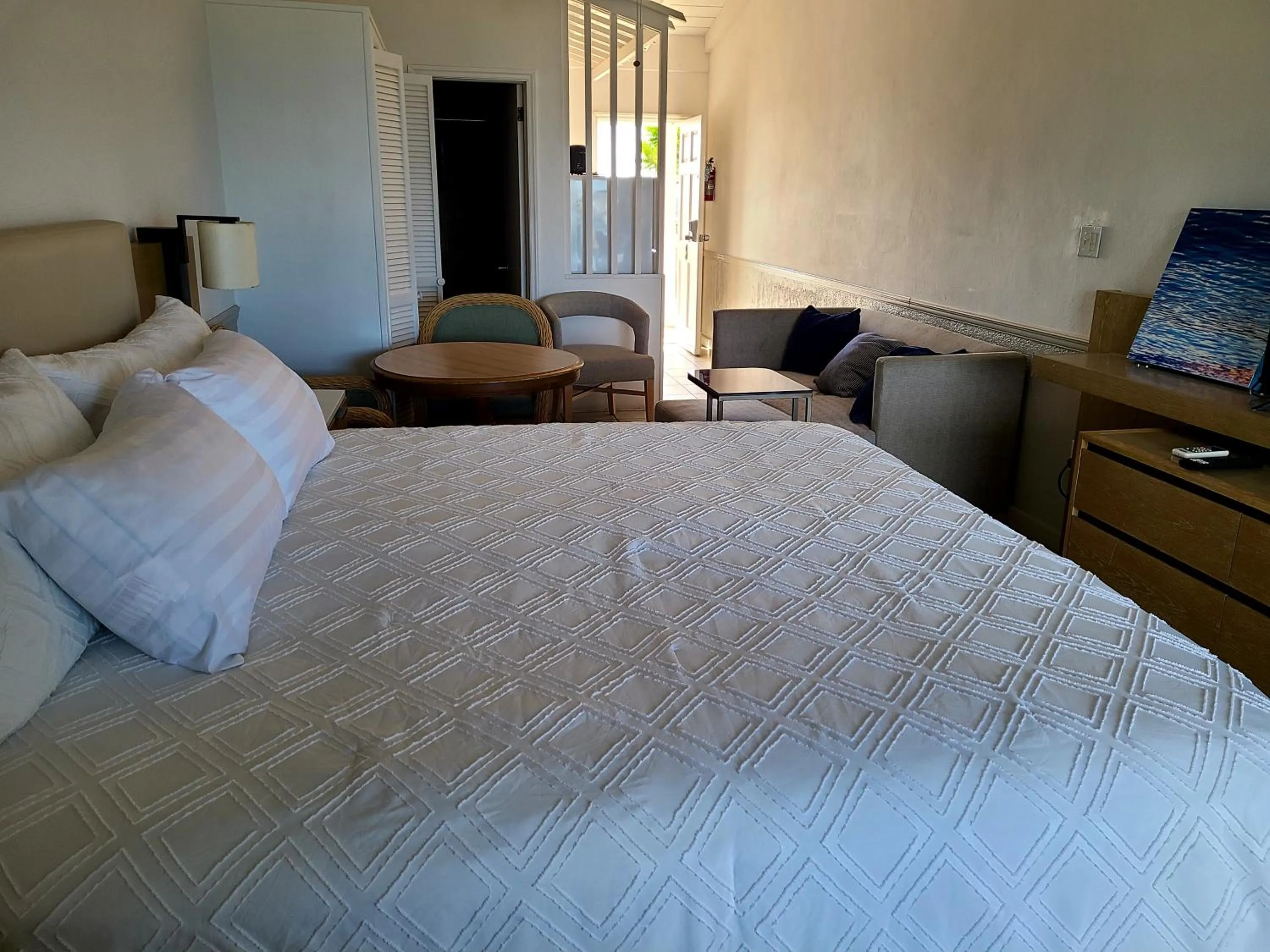 Photo of the whole room in Boundless Bliss Hotel