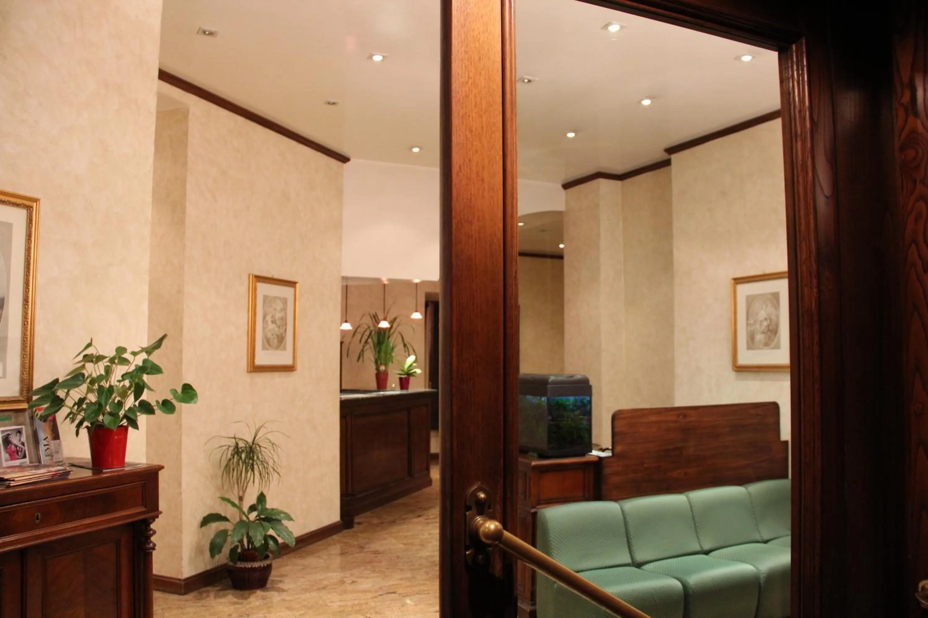 Lobby or reception in Hotel Valentino Centro Storico