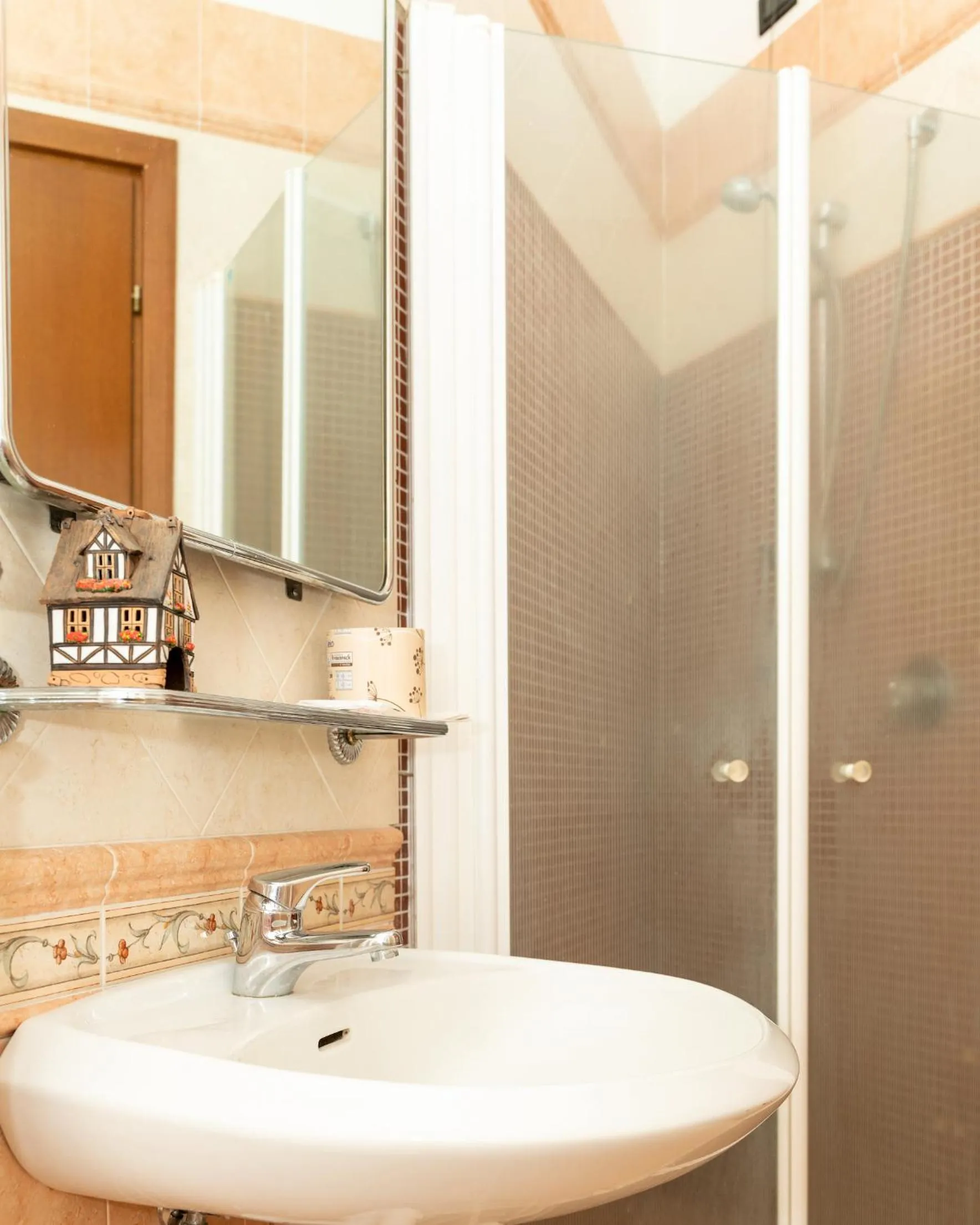 Shower in Hotel Valentino Centro Storico