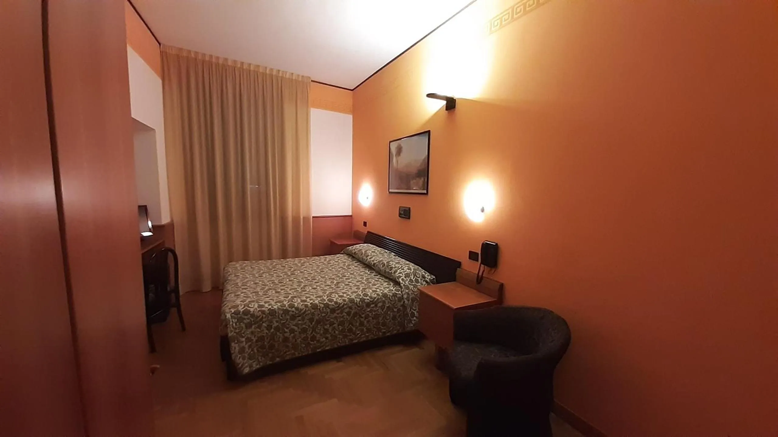 Bedroom, Bed in Hotel Valentino Centro Storico