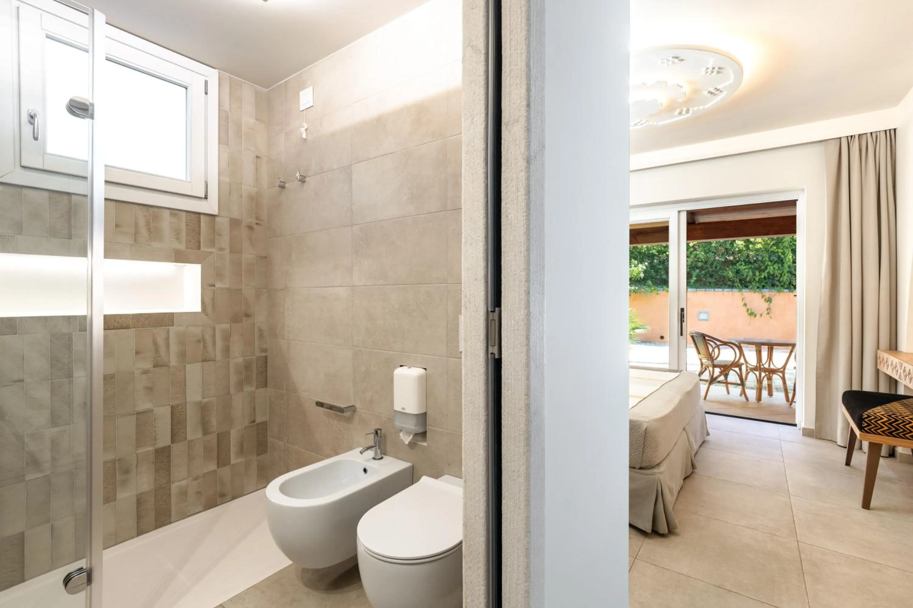 Shower in Hotel Club Saraceno - Bovis Hotels