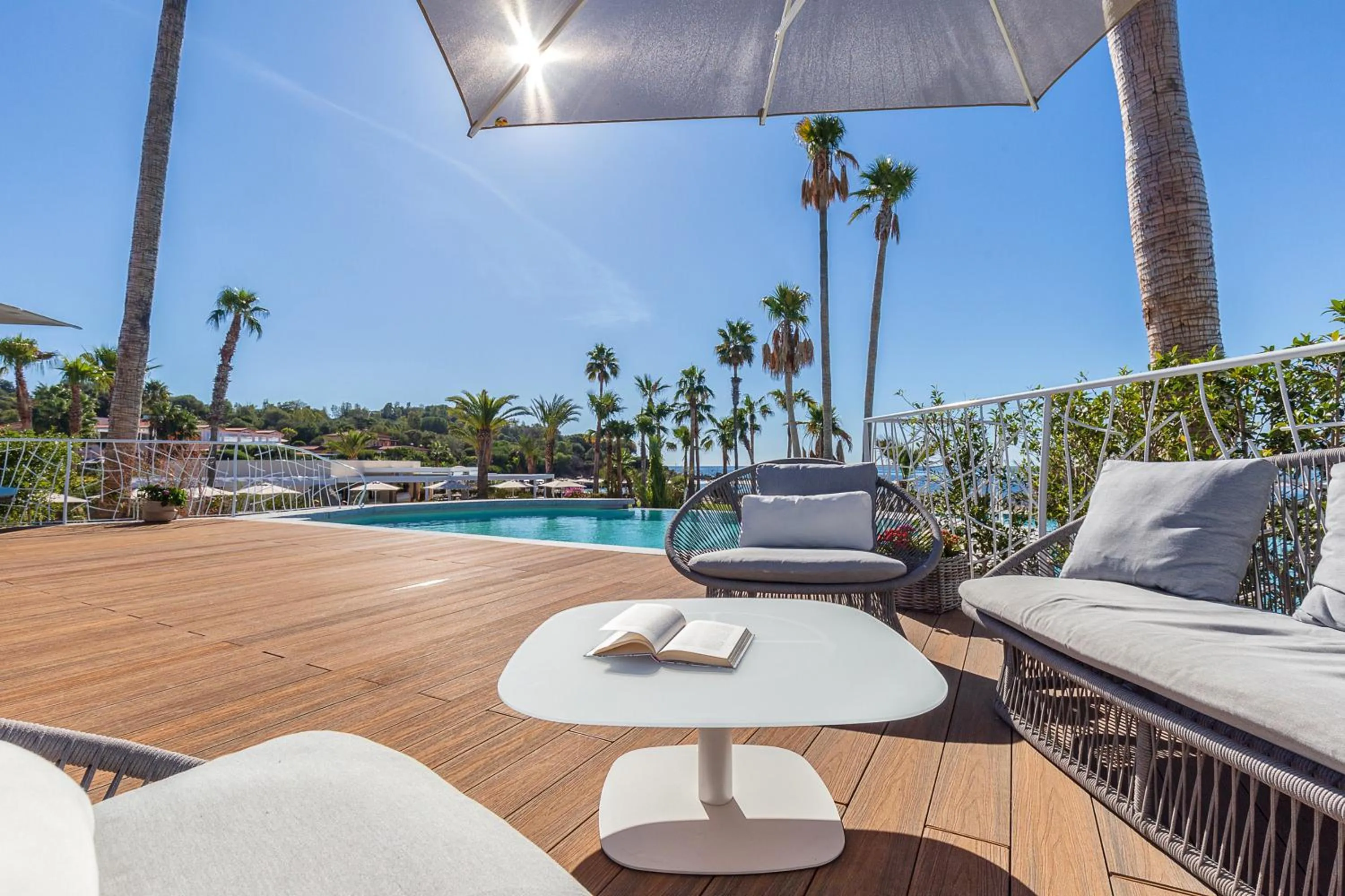 Swimming pool in Hotel Club Saraceno - Bovis Hotels