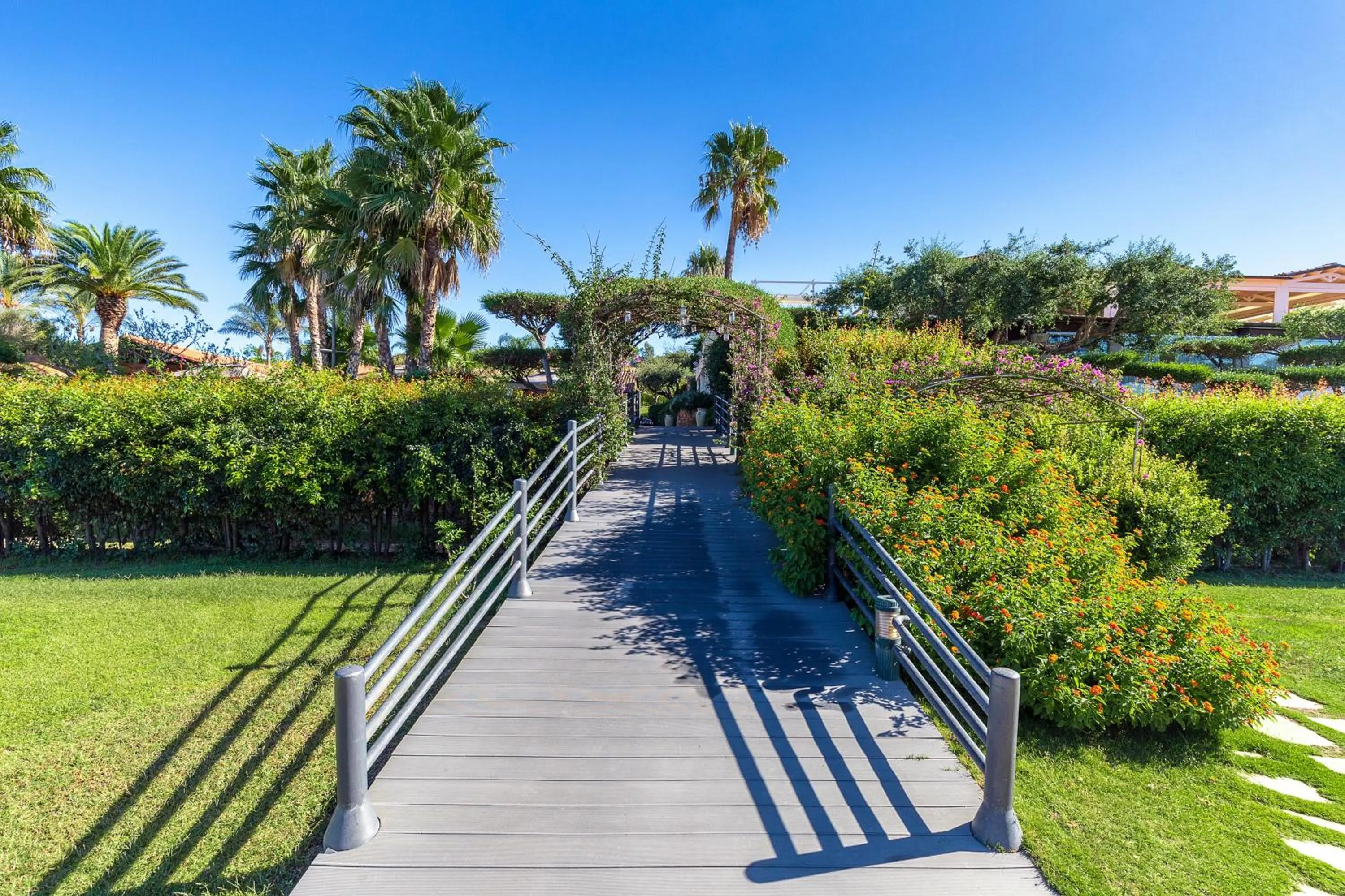 Garden in Hotel Club Saraceno - Bovis Hotels