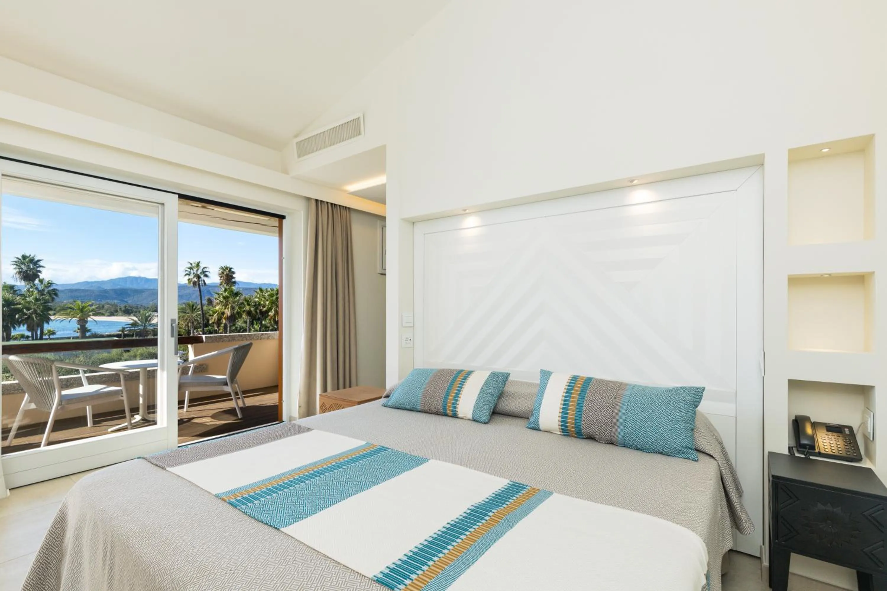 Bedroom, Bed in Hotel Club Saraceno - Bovis Hotels