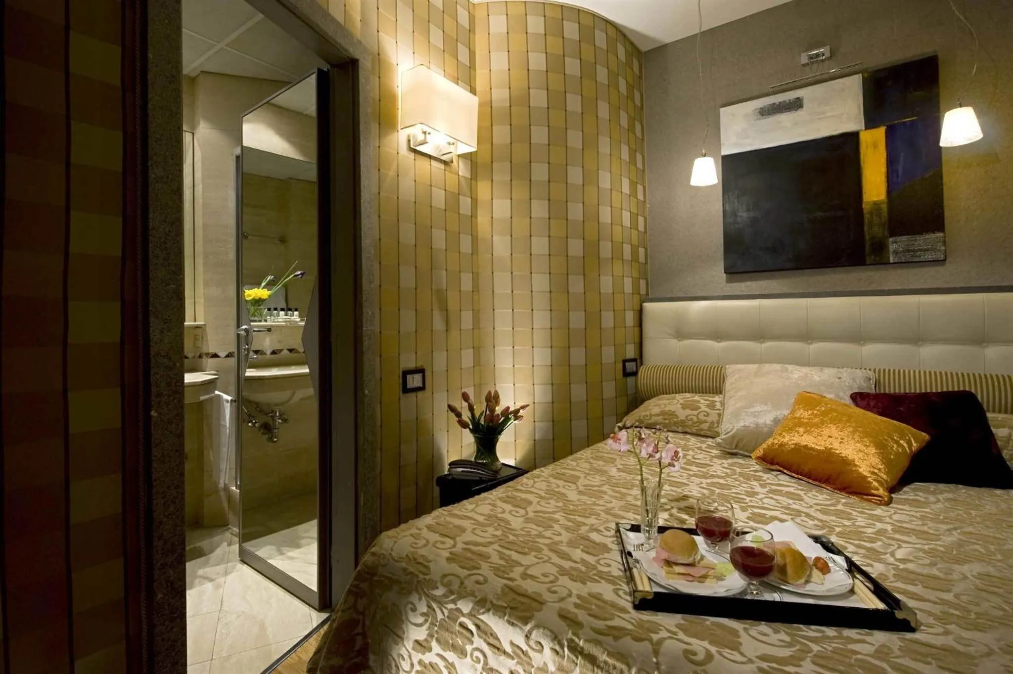 Photo of the whole room, Bed in Duca d'Alba Hotel - Chateaux & Hotels Collection