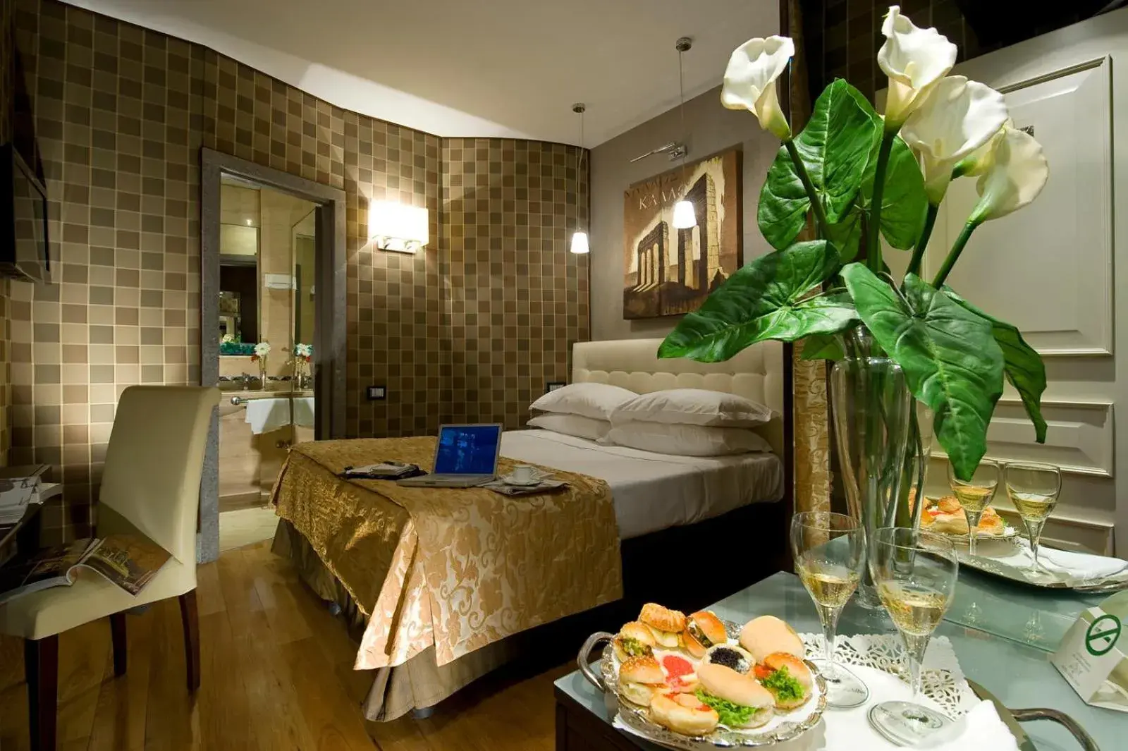 Small Double or Twin Room in Duca d'Alba Hotel - Chateaux & Hotels Collection Small Double or Twin Room in Duca d'Alba Hotel - Chateaux & Hotels Collection