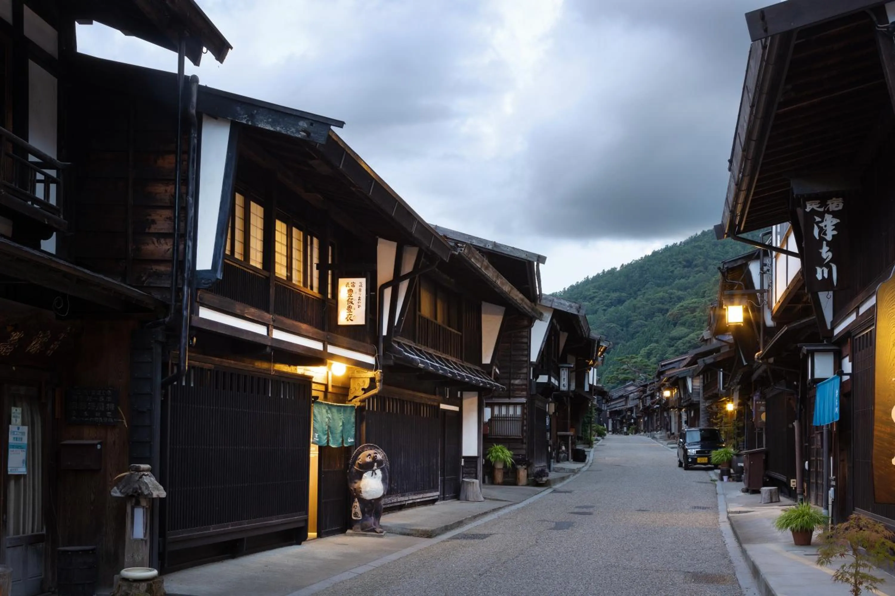 Property building in BYAKU Narai