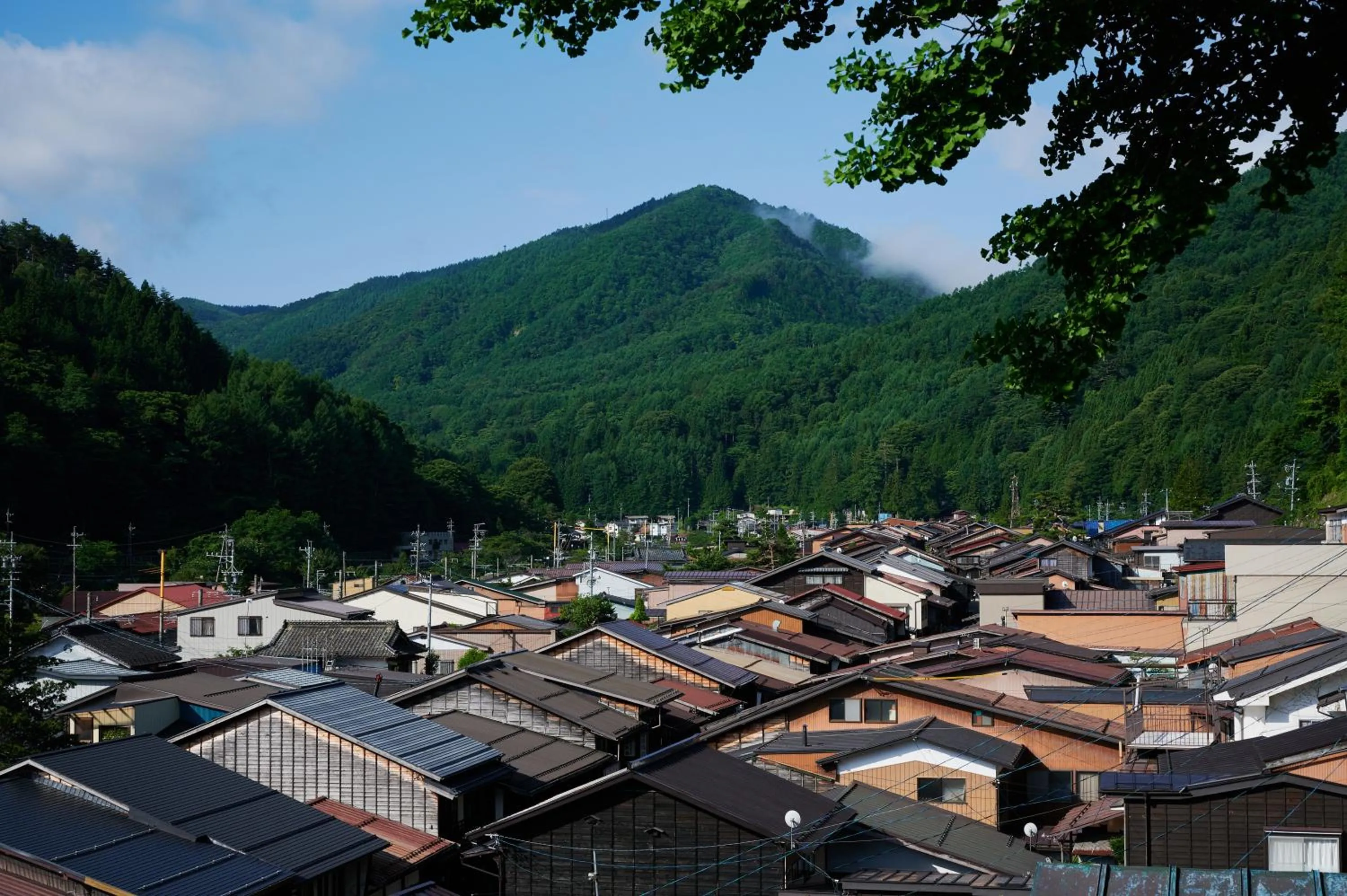 Neighbourhood in BYAKU Narai