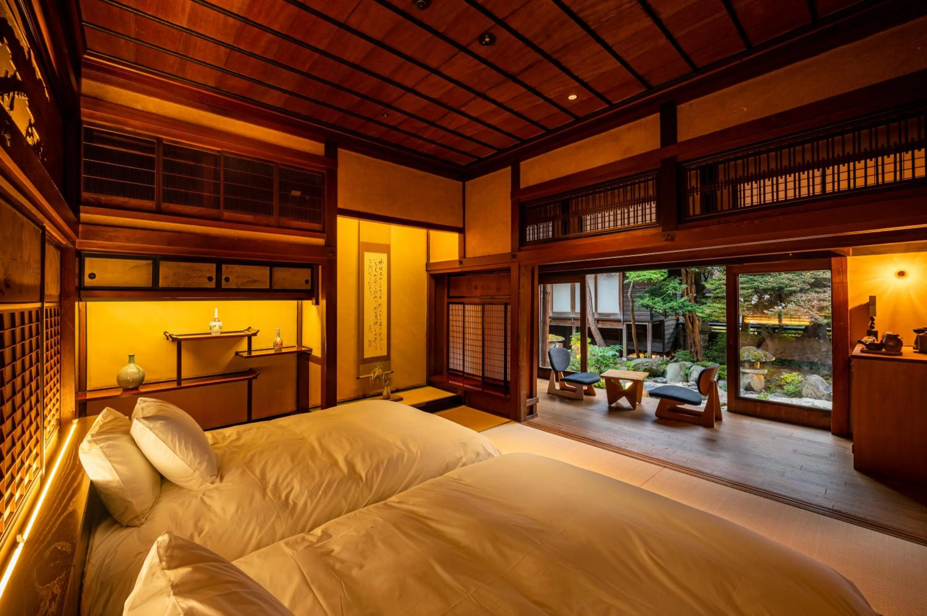 Bedroom, Bed in BYAKU Narai