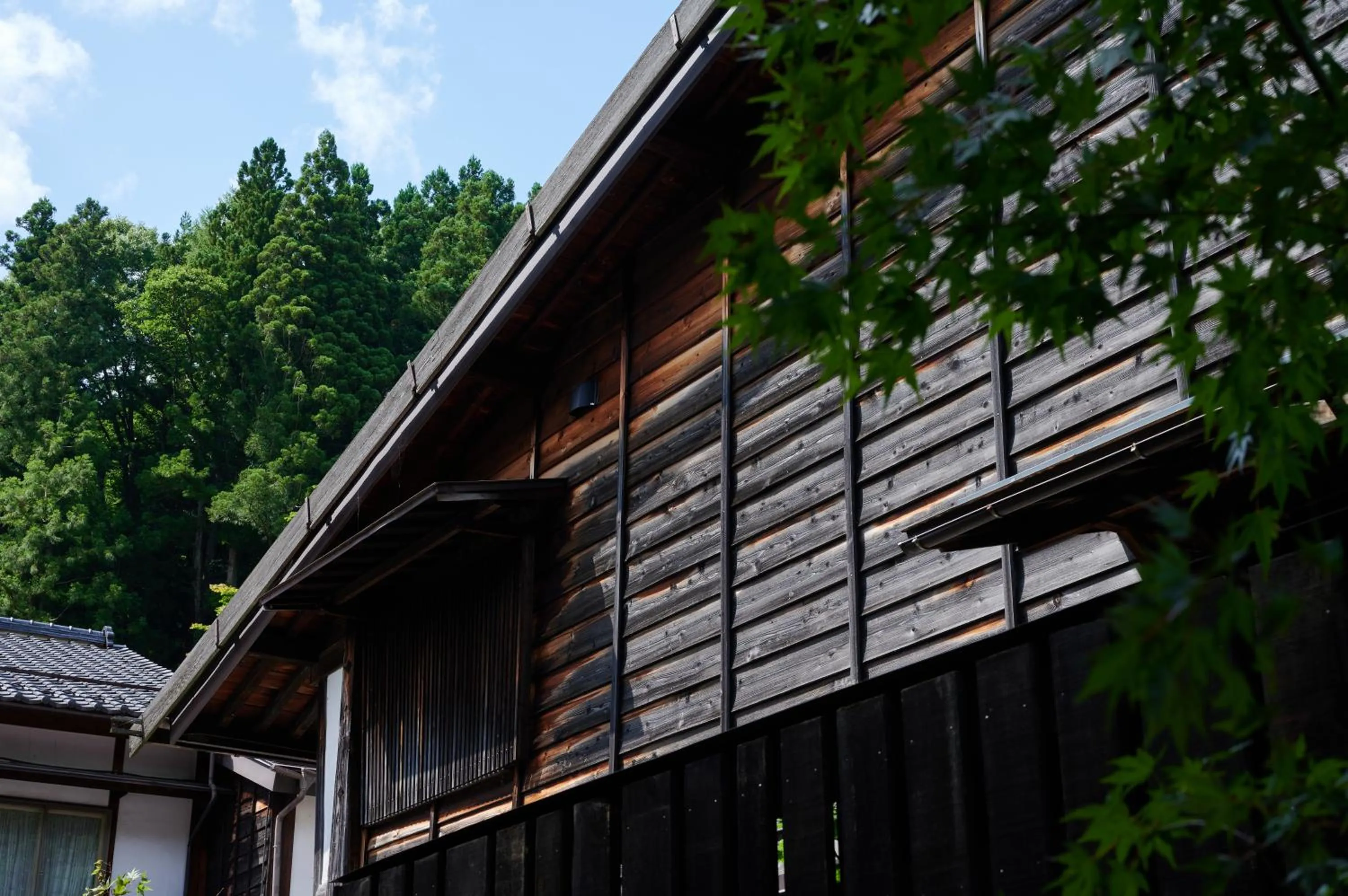 Neighbourhood in BYAKU Narai