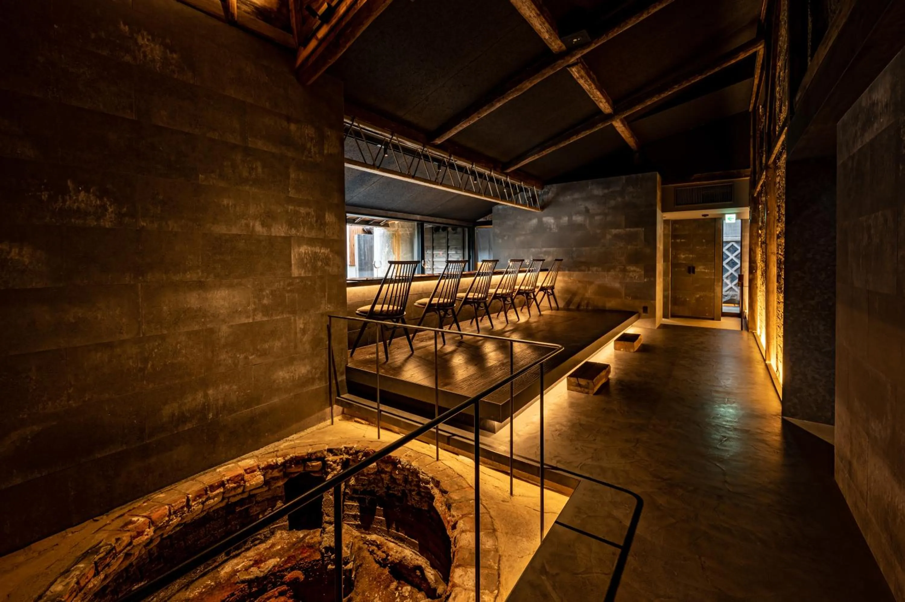 Restaurant/places to eat in BYAKU Narai