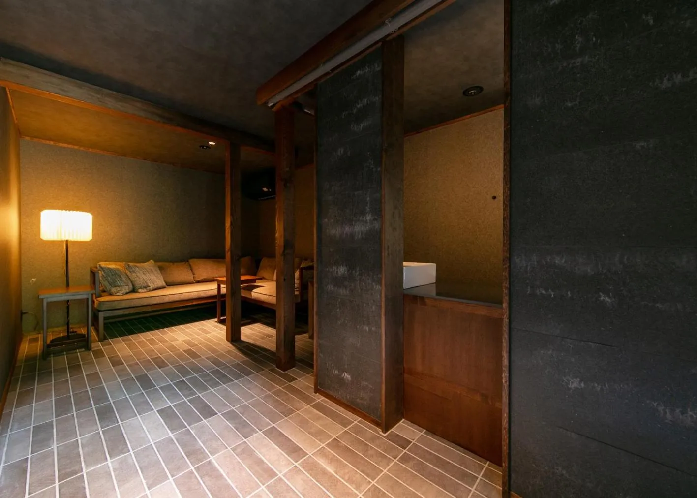 Photo of the whole room, Bed in BYAKU Narai