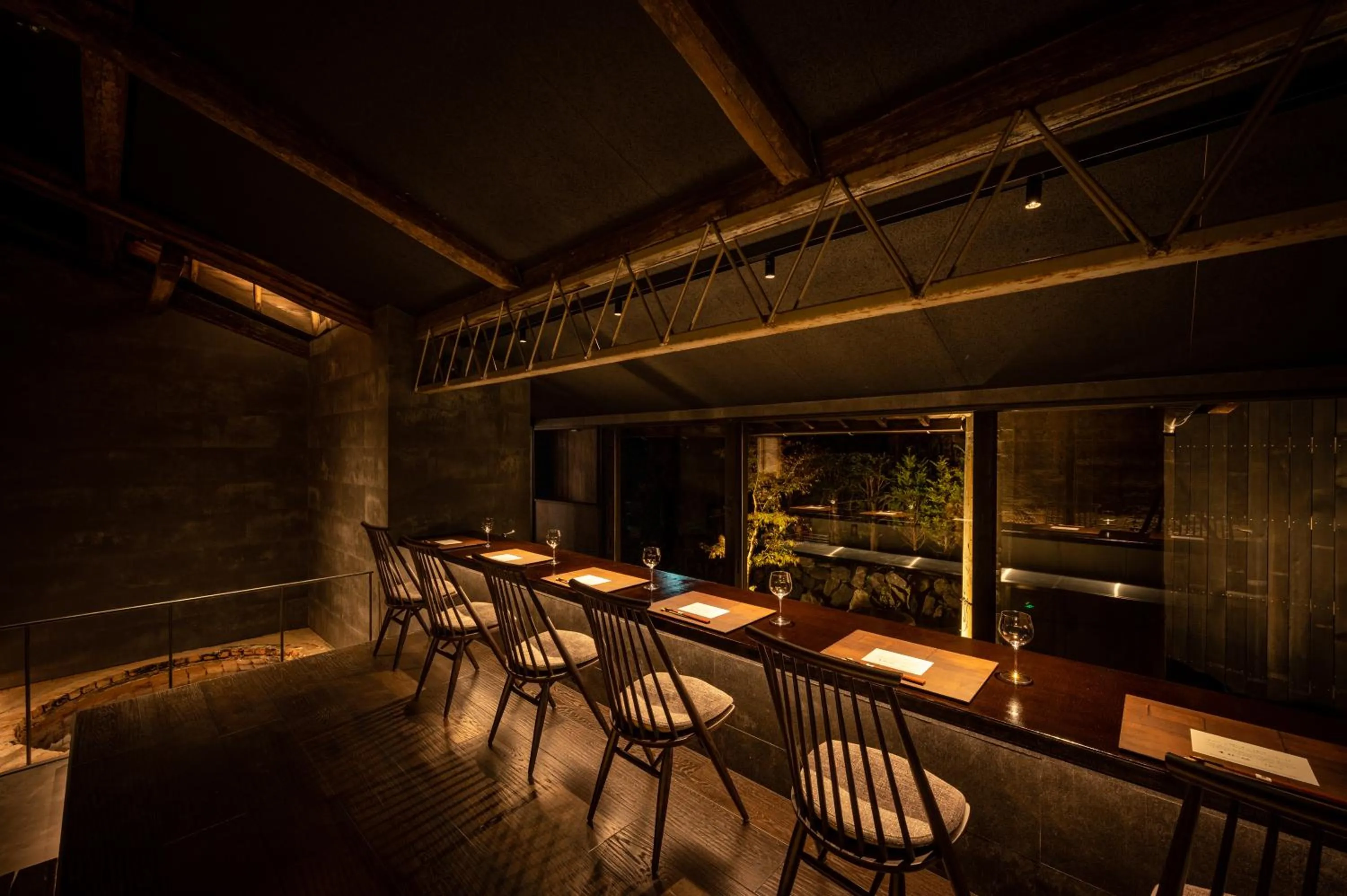 Restaurant/places to eat in BYAKU Narai