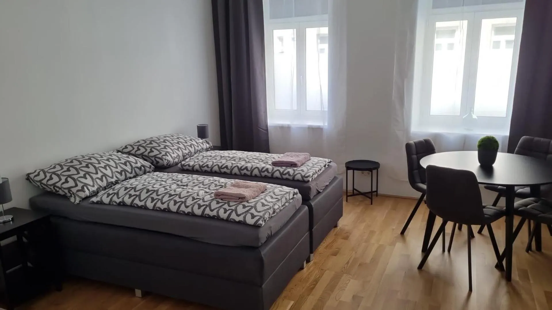 Bed in Buchengasse Apartment Vienna - Free Highspeed-Internet
