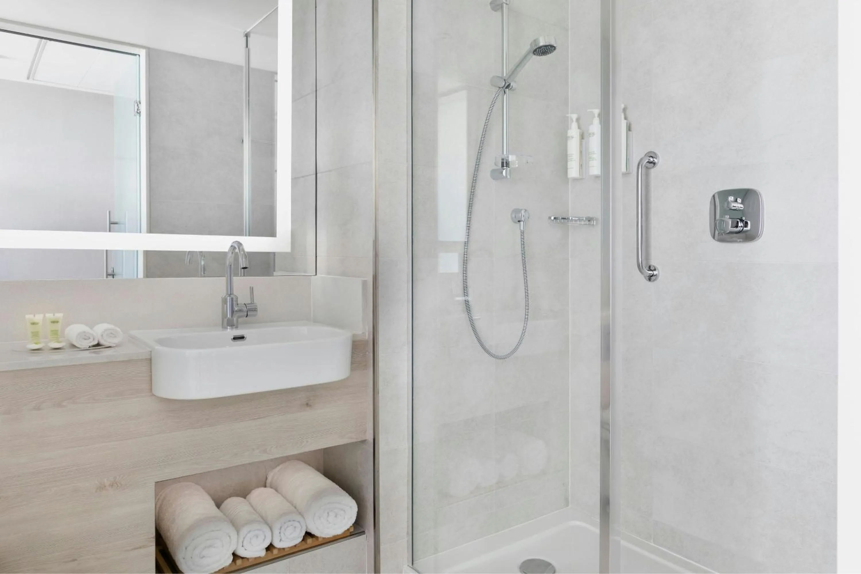 Bathroom in Courtyard by Marriott Batumi