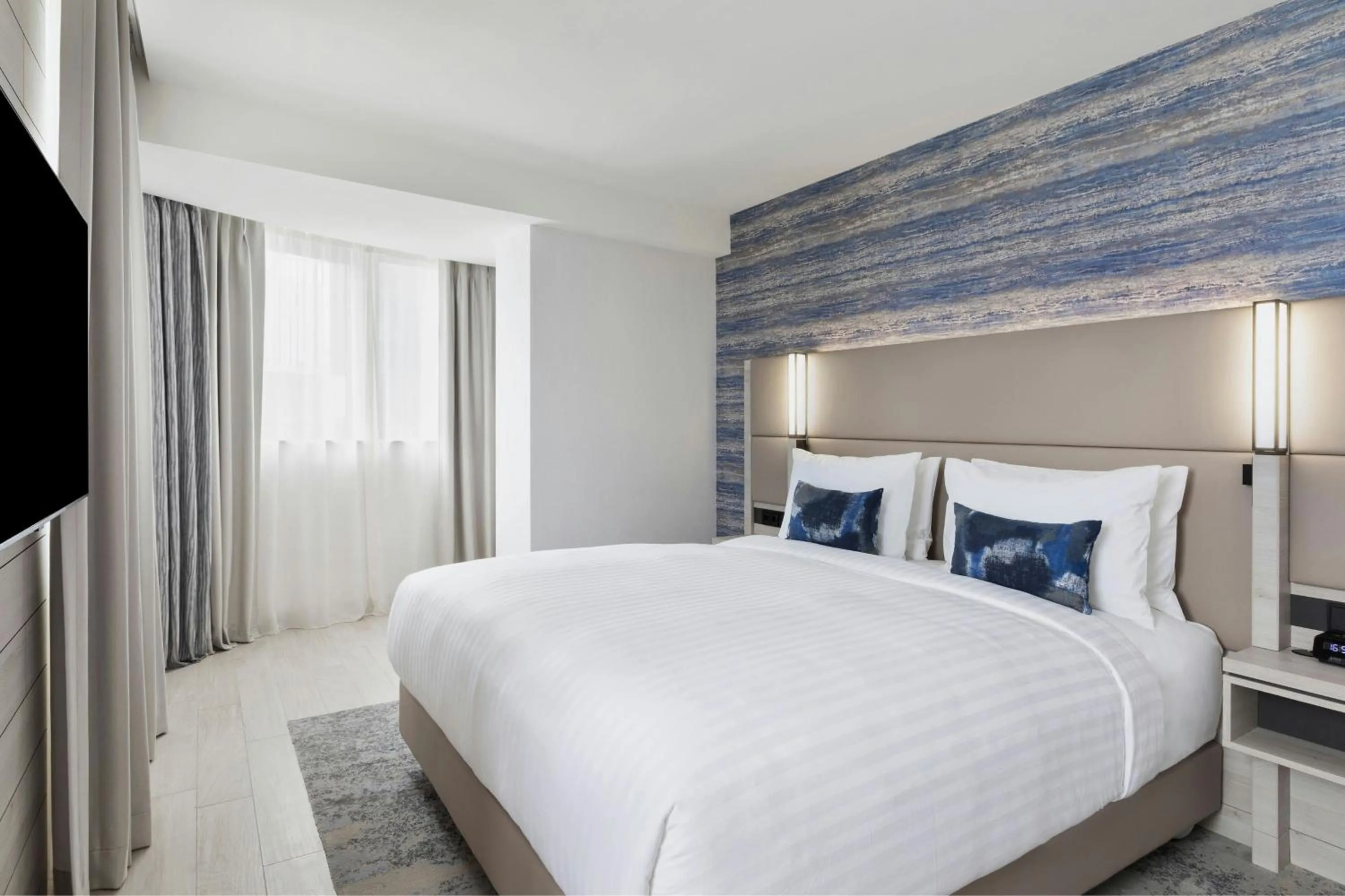 Bedroom, Bed in Courtyard by Marriott Batumi