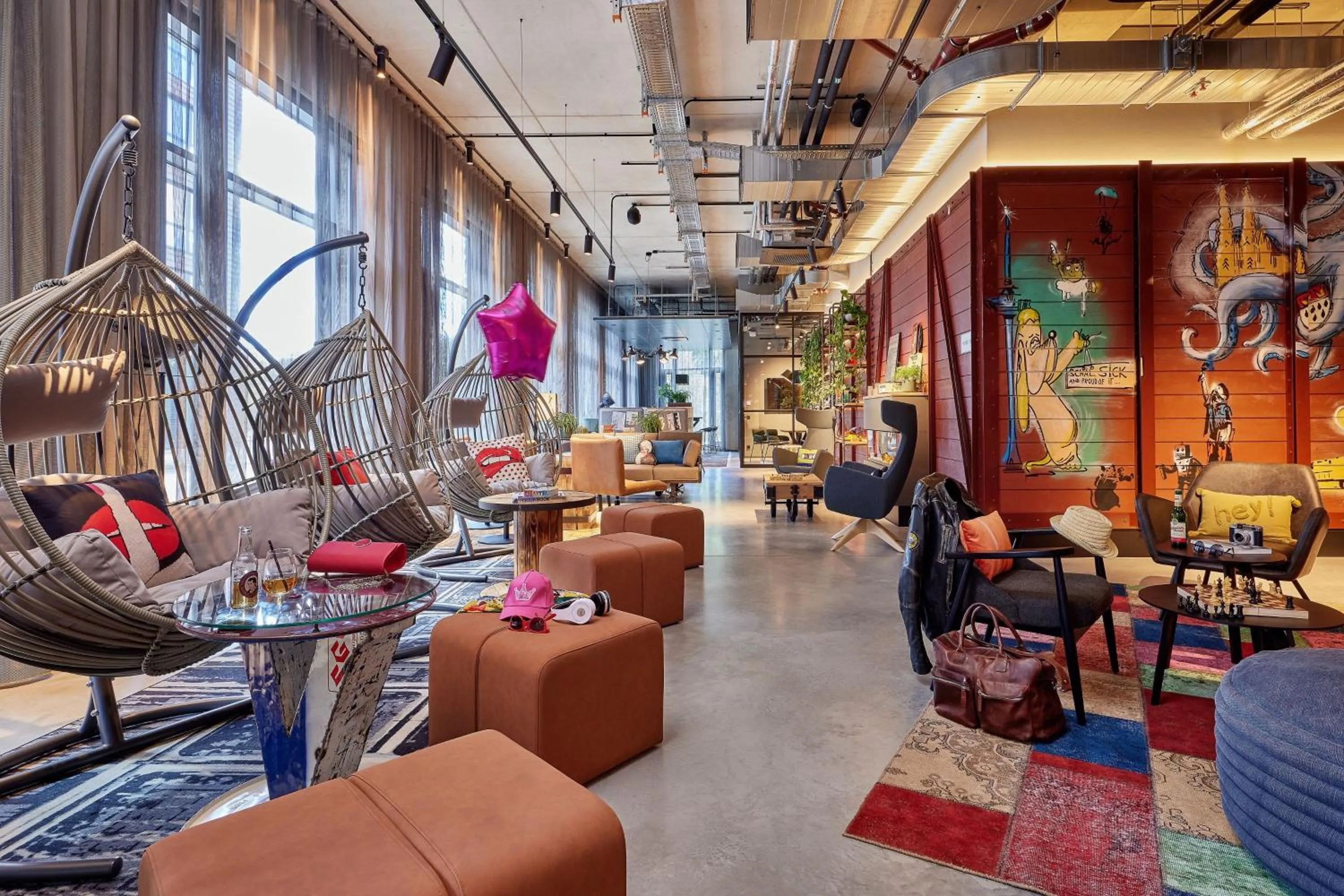 Lounge or bar in Moxy Cologne Muelheim