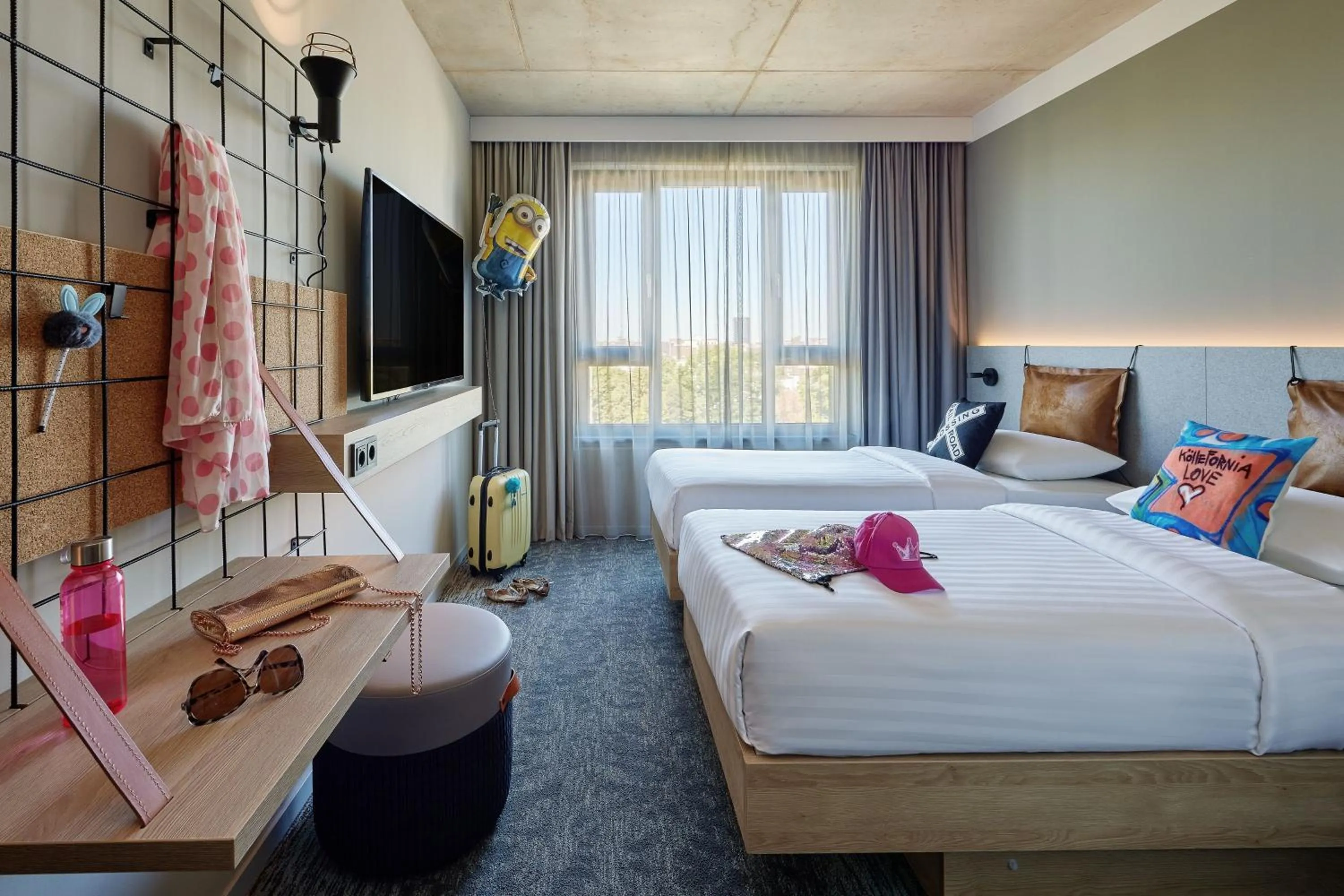 Photo of the whole room, Bed in Moxy Cologne Muelheim