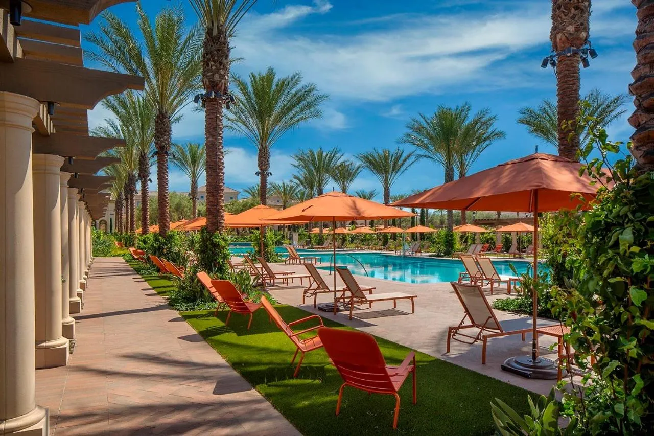 Luxury Irvine Spectrum 2 bedrooms 2 Bathrooms Kitchen pool Apartment