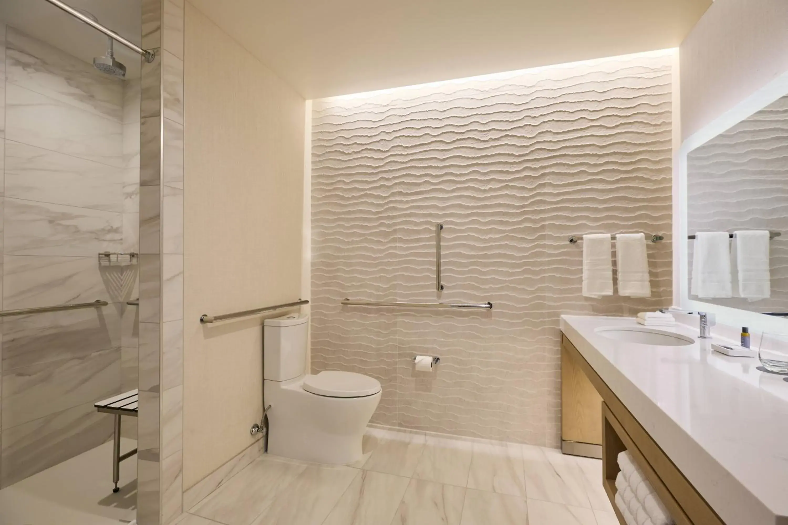 Traditional Queen Room with Roll-In Shower - Mobility/Hearing Accessible in The Westin Raleigh-Durham Airport Traditional Queen Room with Roll-In Shower - Mobility/Hearing Accessible in The Westin Raleigh-Durham Airport