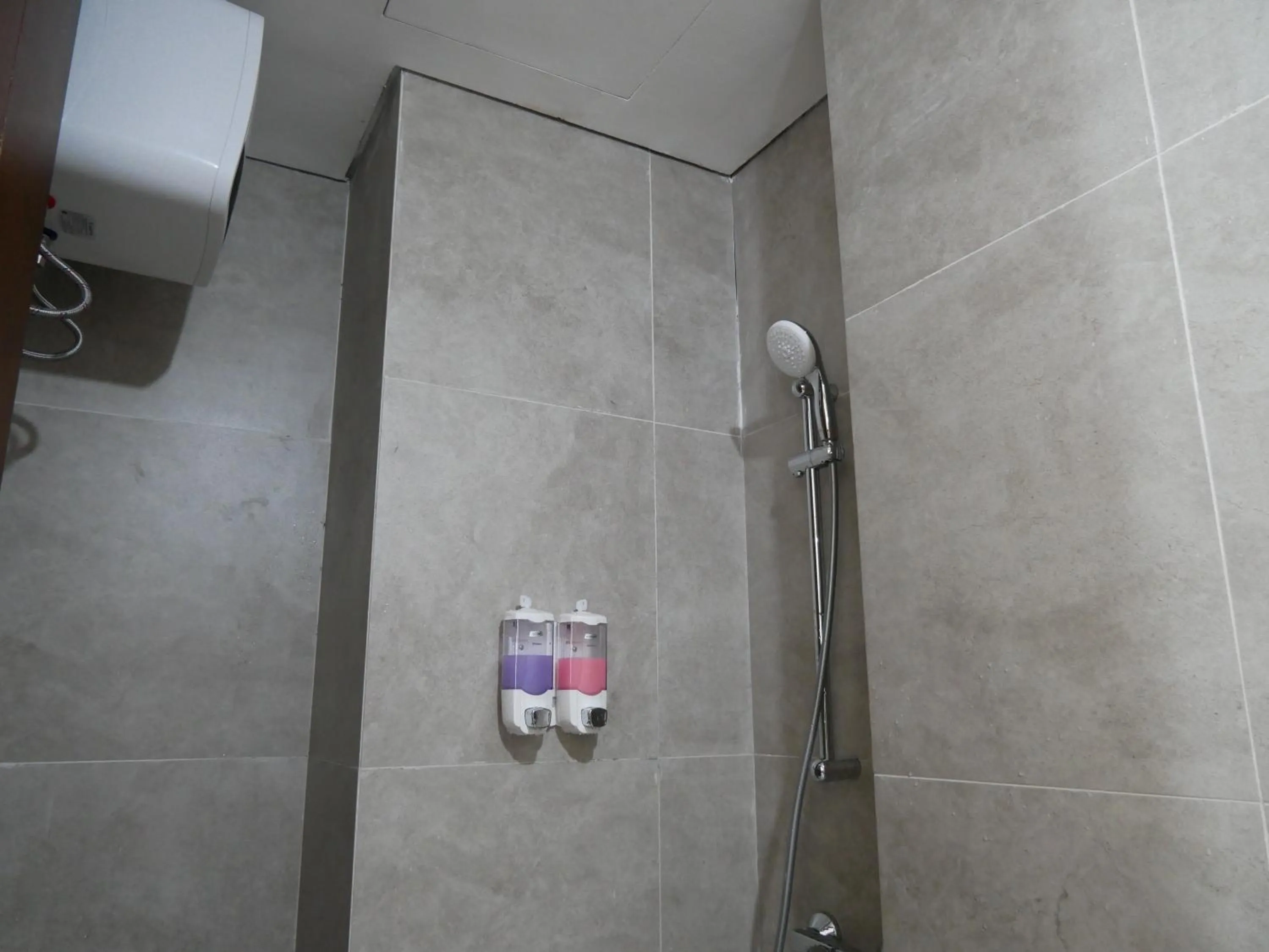 Bathroom in Meisterstadt Pollux Habibie