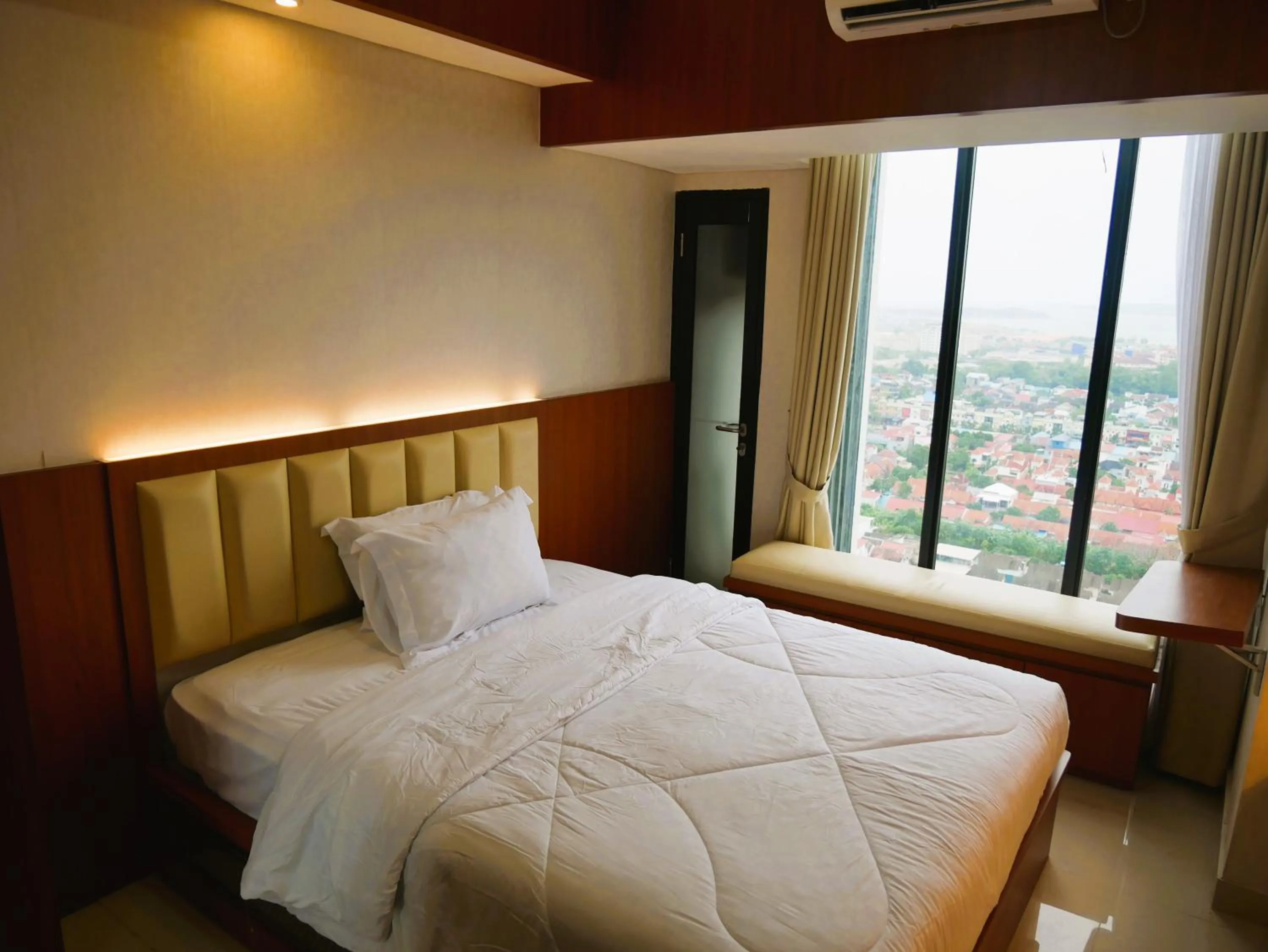 Bedroom, Bed in Meisterstadt Pollux Habibie