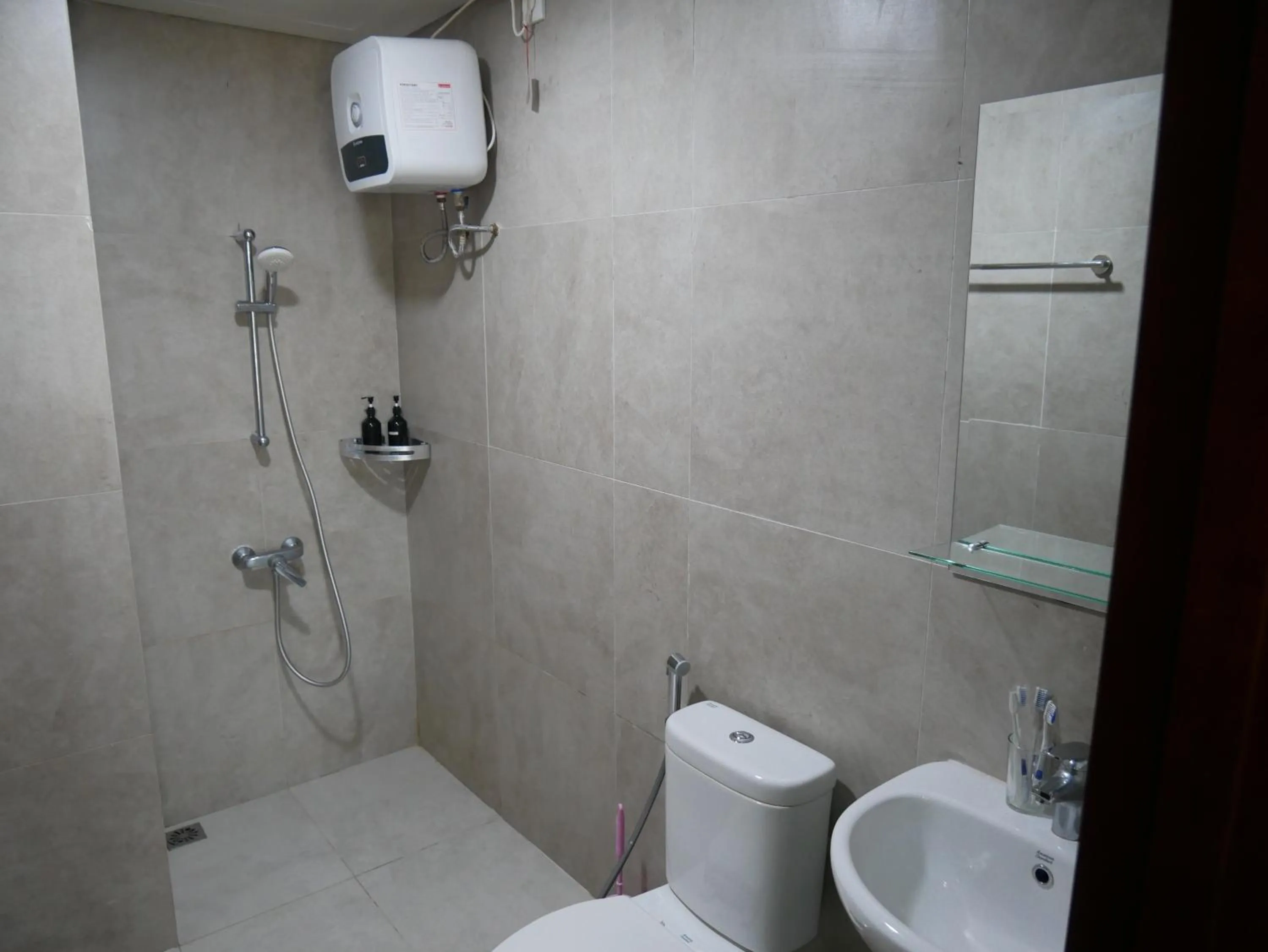 Bathroom in Meisterstadt Pollux Habibie