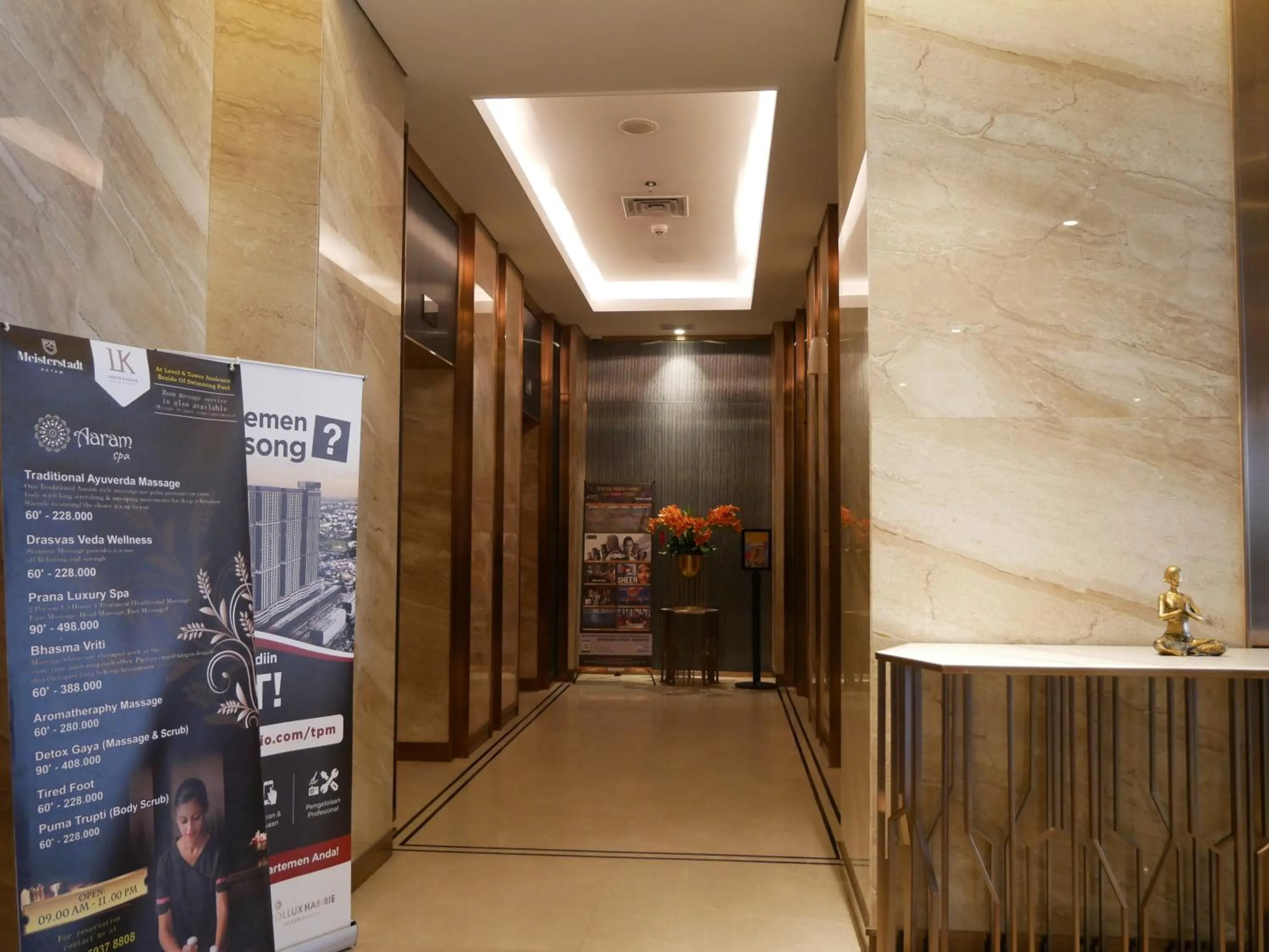 Lobby or reception in Meisterstadt Pollux Habibie