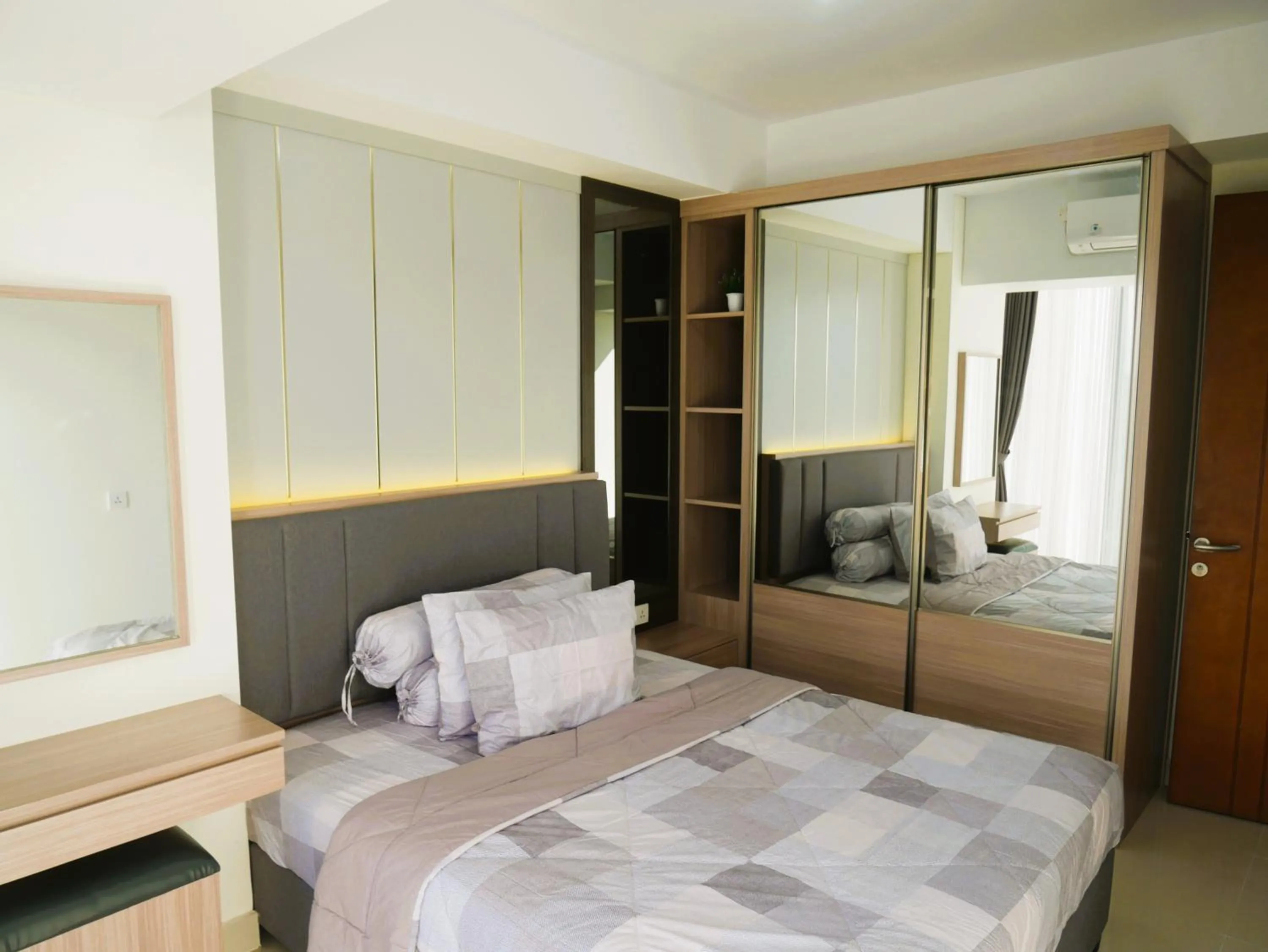 Bedroom, Bed in Meisterstadt Pollux Habibie