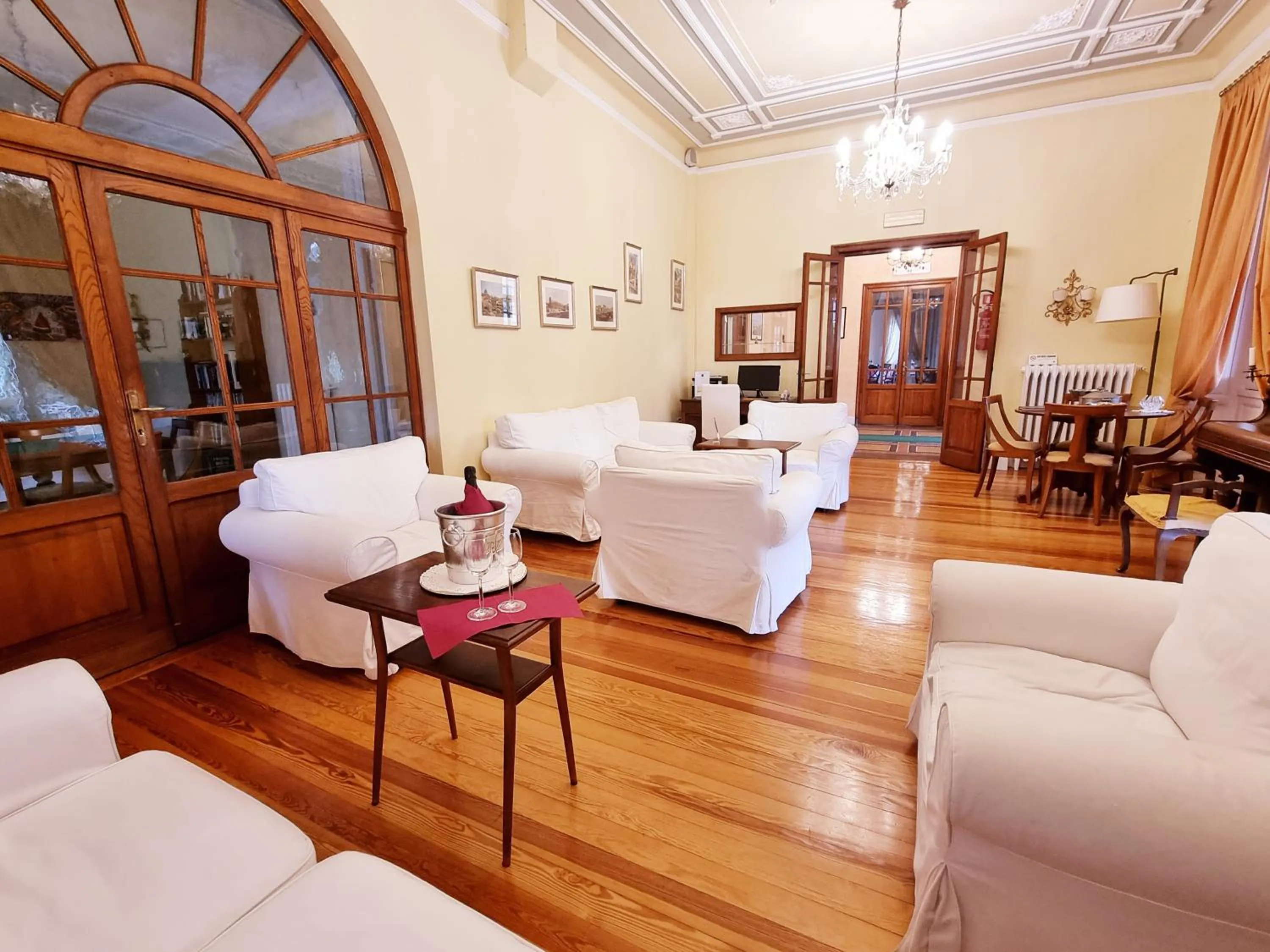 Lounge or bar in Hotel Canali - Le Cinque Terre