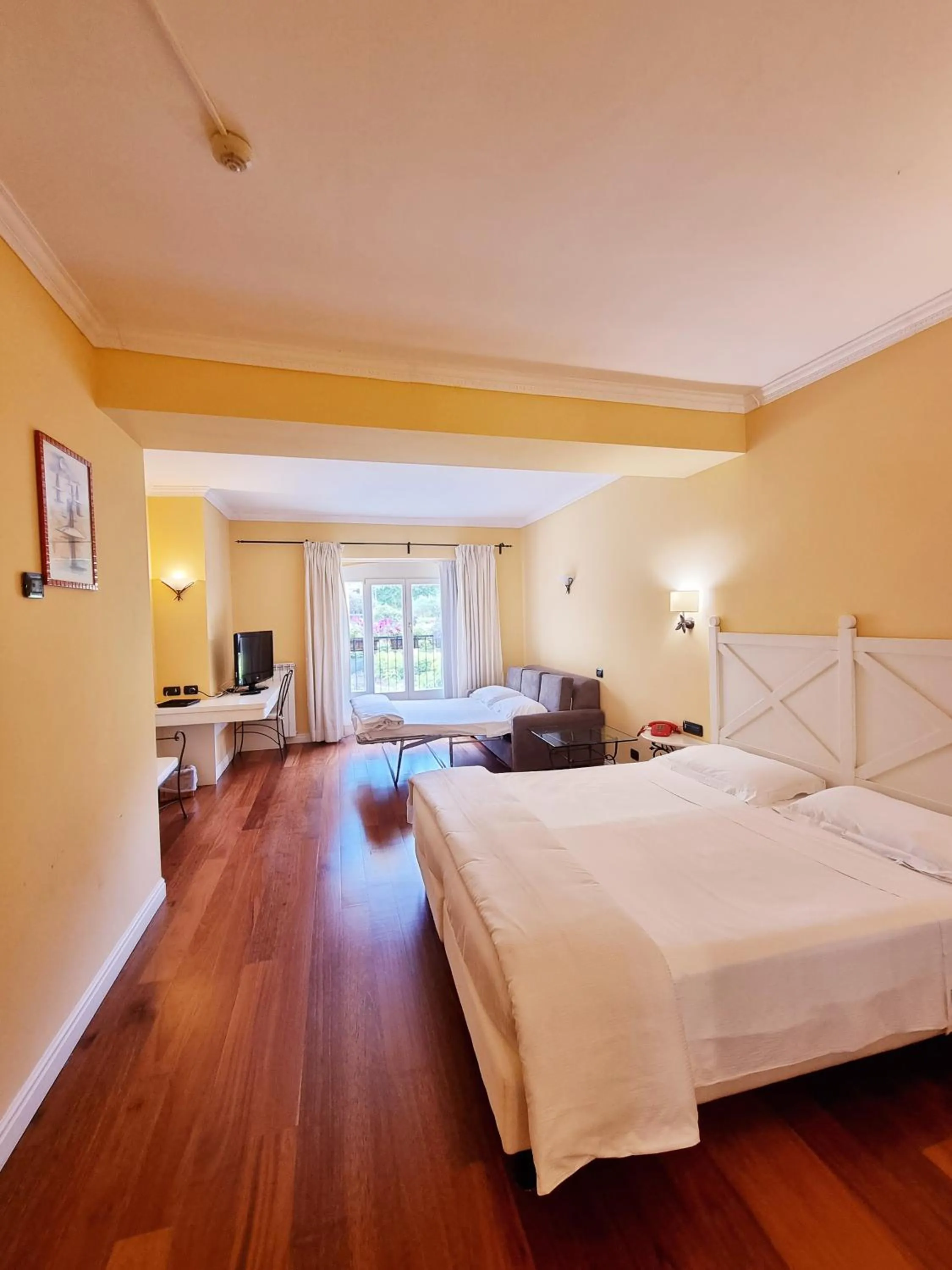 Bedroom, Bed in Hotel Canali - Le Cinque Terre